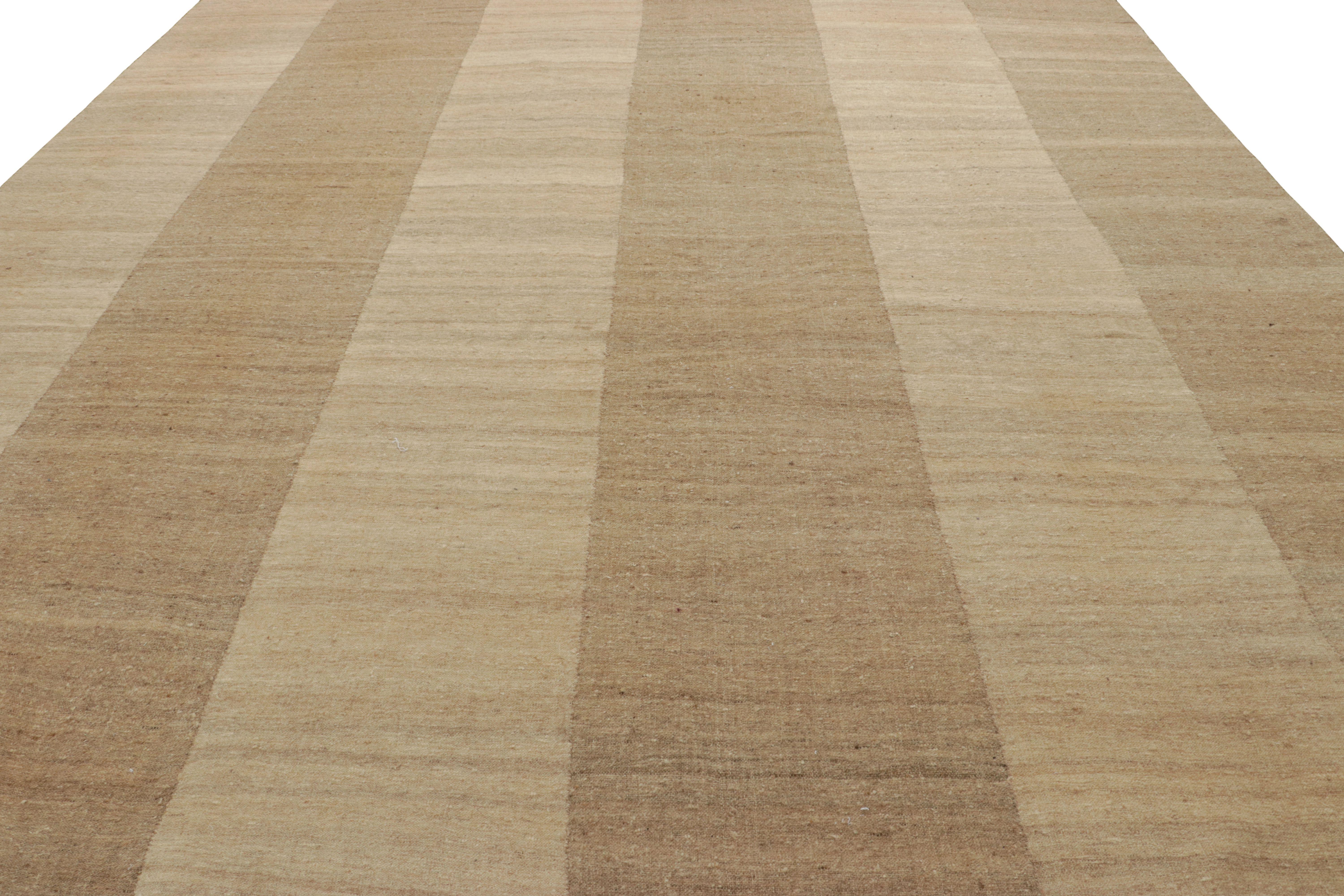 Vintage Persian Mazandaran Extra-Long Kilim in Beige-Braun-Streifen - Rug & Kilim (Kelim) im Angebot