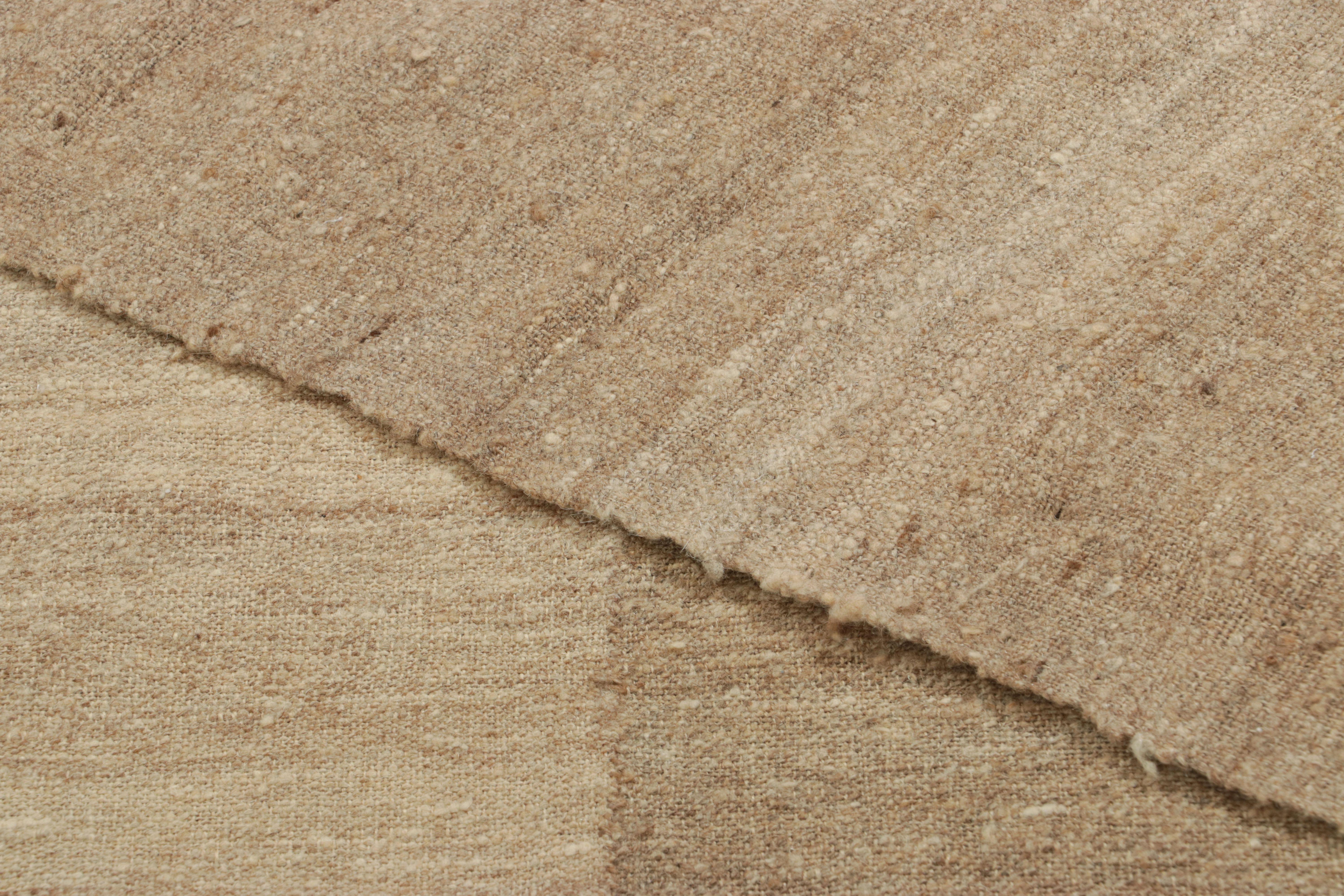 Vintage Persian Mazandaran Extra-Long Kilim in Beige-Braun-Streifen - Rug & Kilim (Persisch) im Angebot