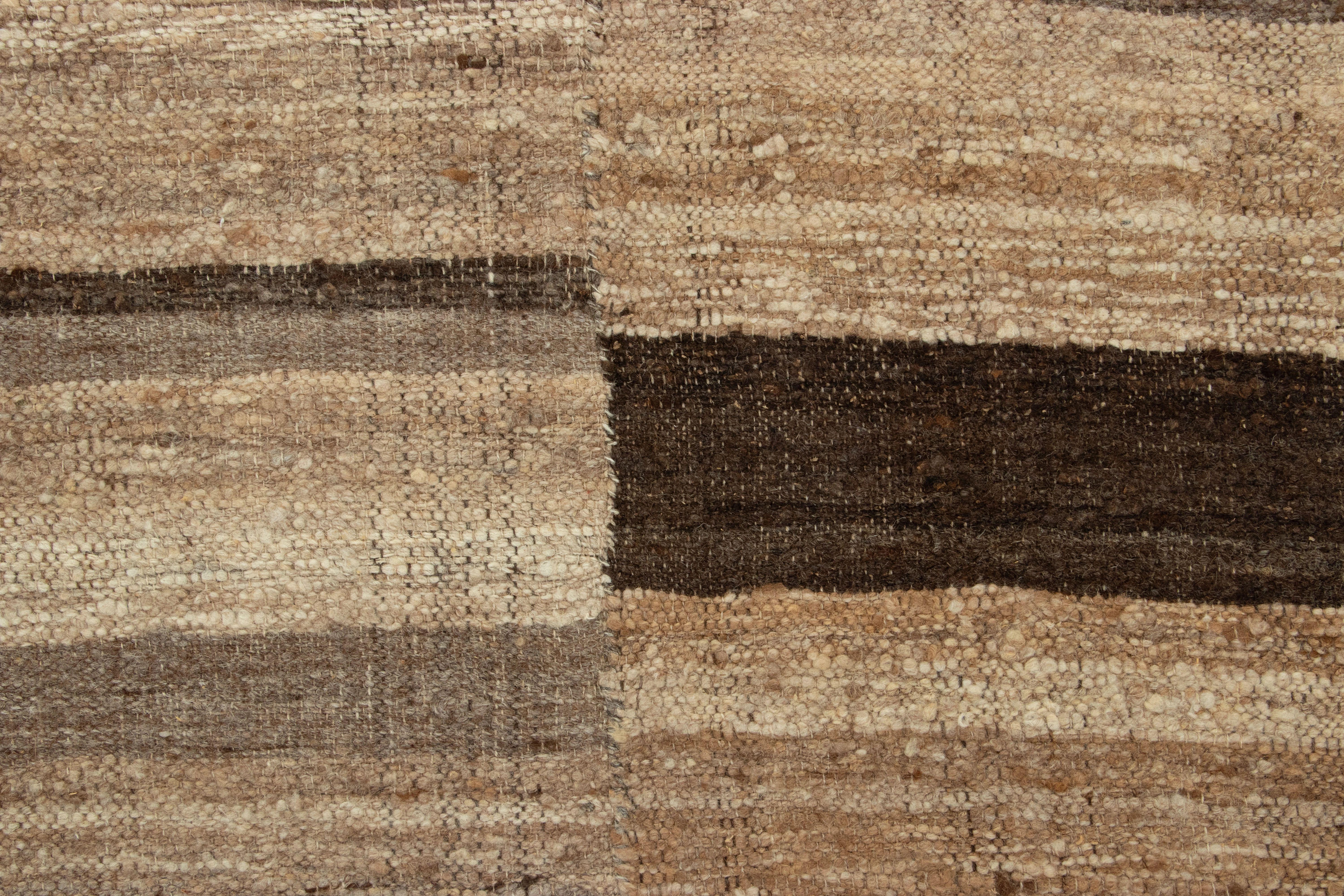 Vintage Persian Mazandaran Kilim in Beige-Braun gestreift - Rug & Kilim (Kelim) im Angebot