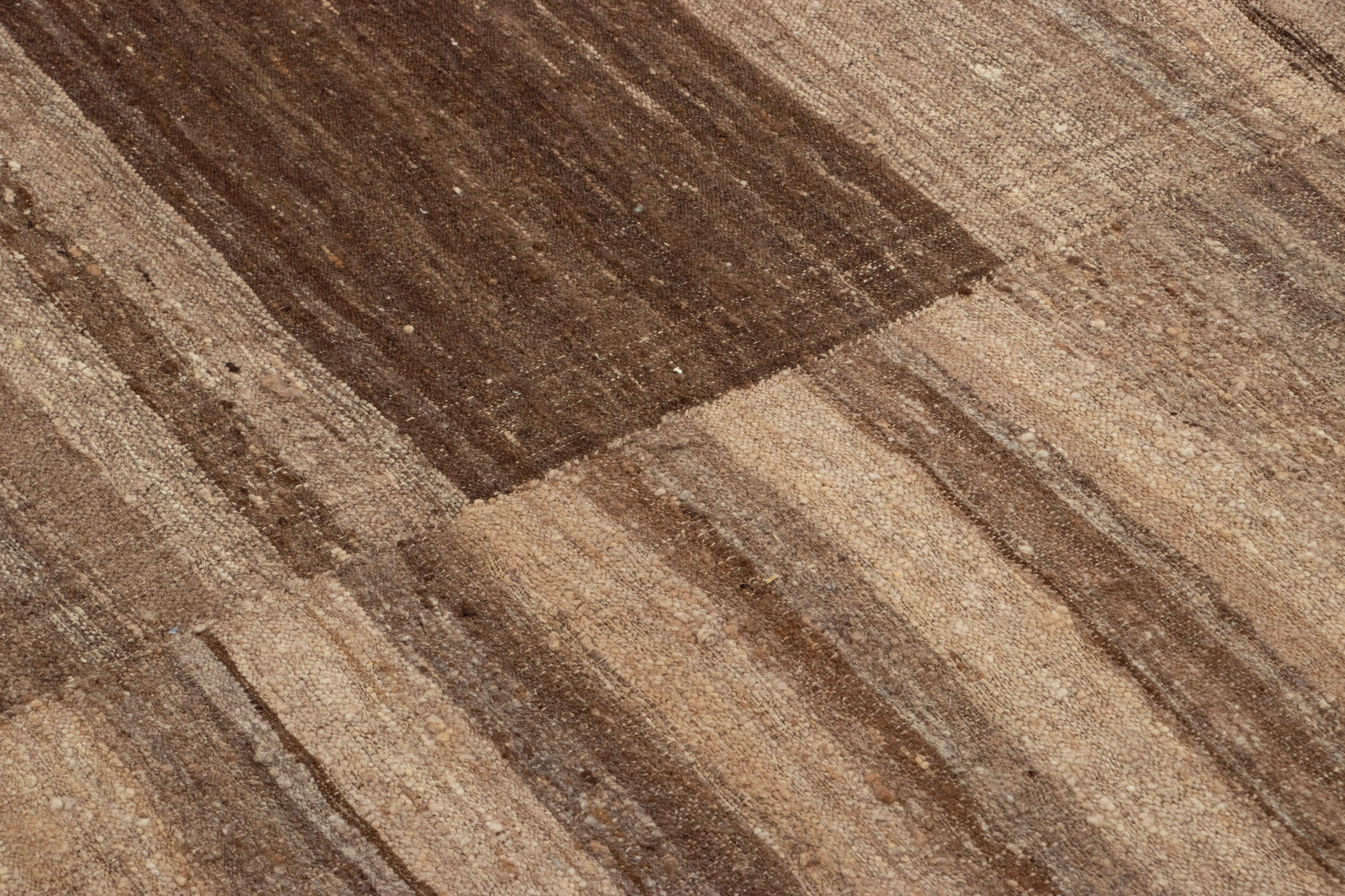 Kilim persan vintage de Mazandaran à motifs rayés beige-brun - Rug & Kilim Bon état - En vente à Long Island City, NY