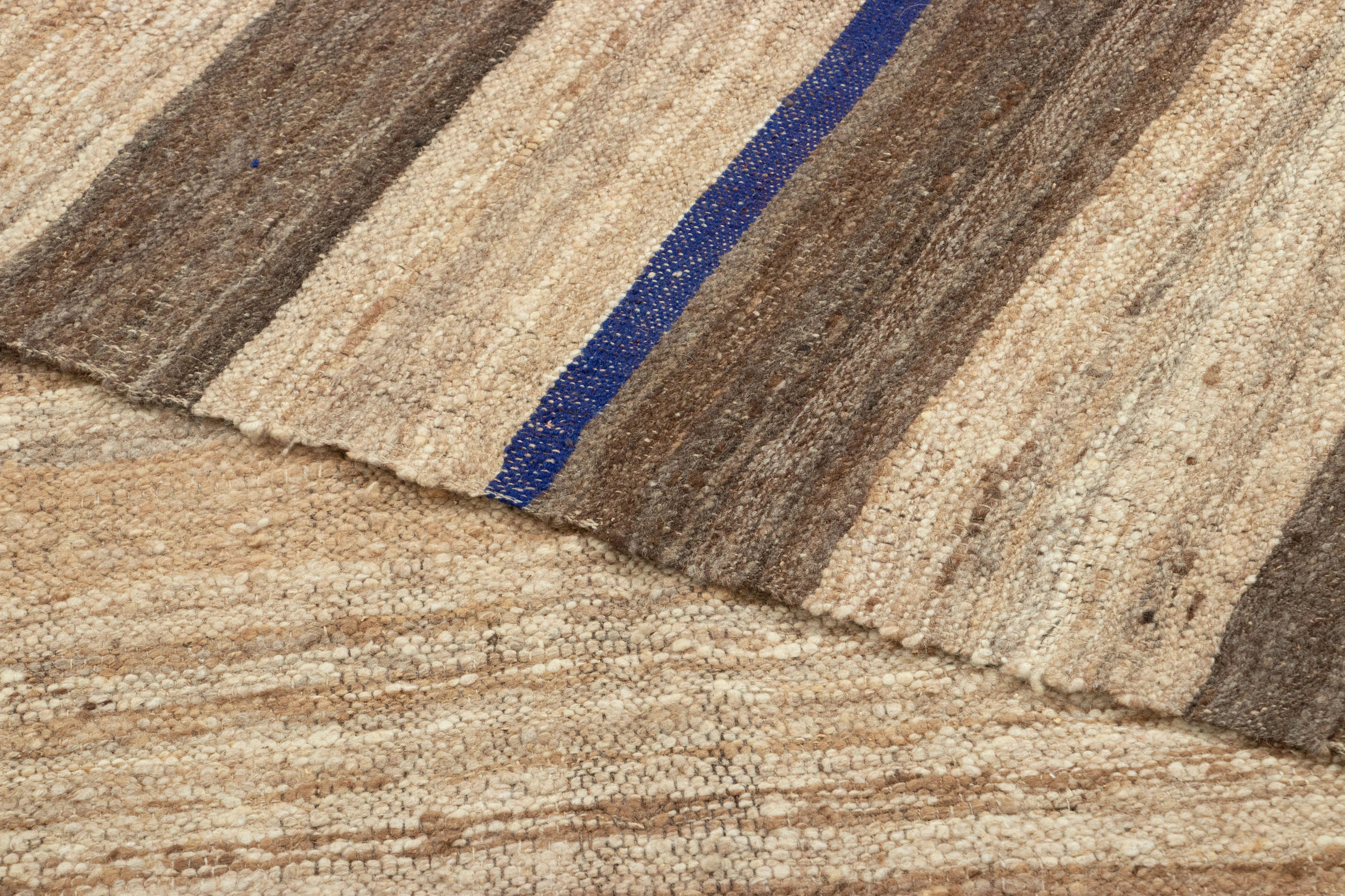 Vintage Persian Mazandaran Kilim in Beige-Braun gestreift - Rug & Kilim im Zustand „Gut“ im Angebot in Long Island City, NY