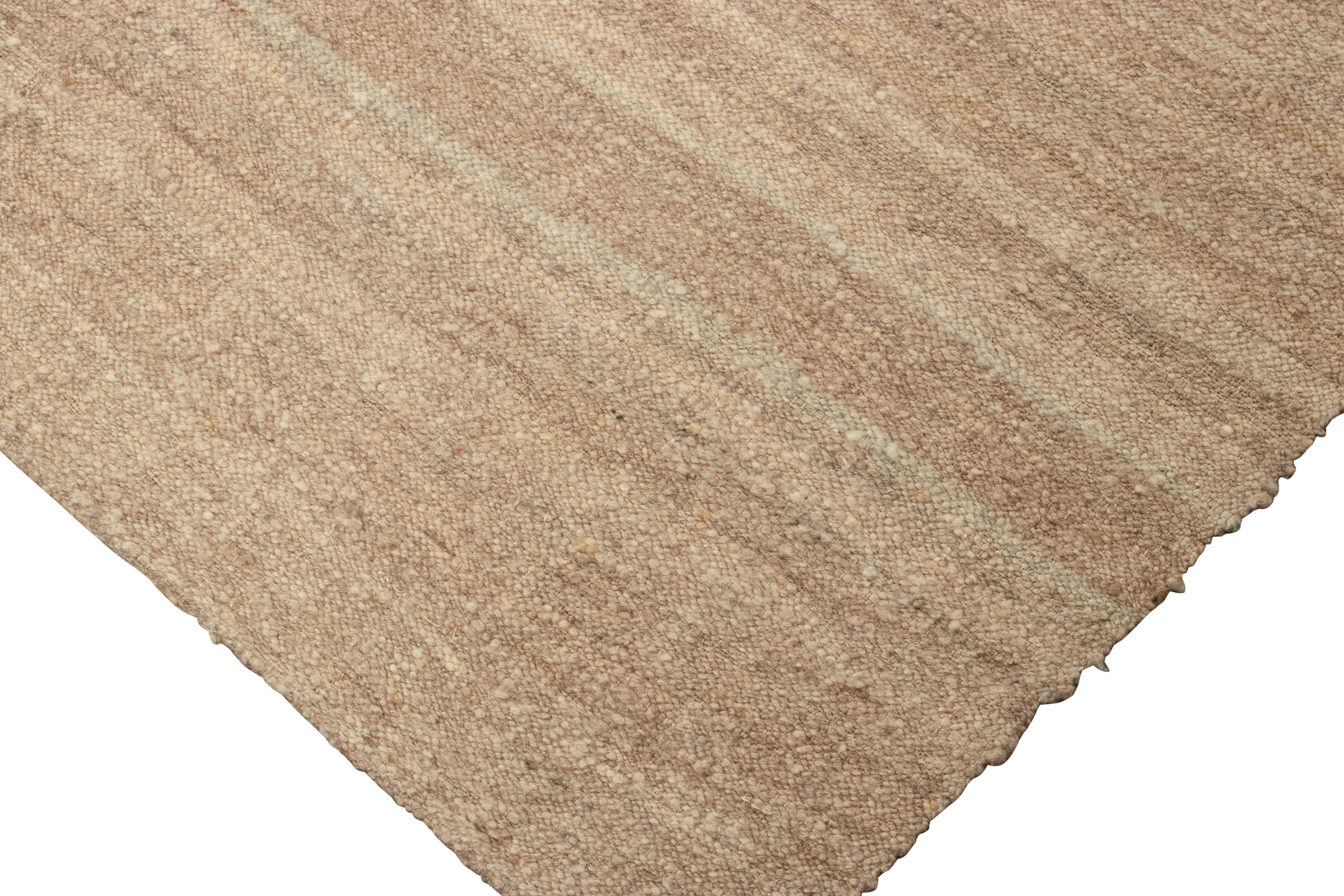 Vintage Persian Mazandaran Kilim in Beige & Taupe gestreiften Mustern - Rug & Kilim (Mitte des 20. Jahrhunderts) im Angebot