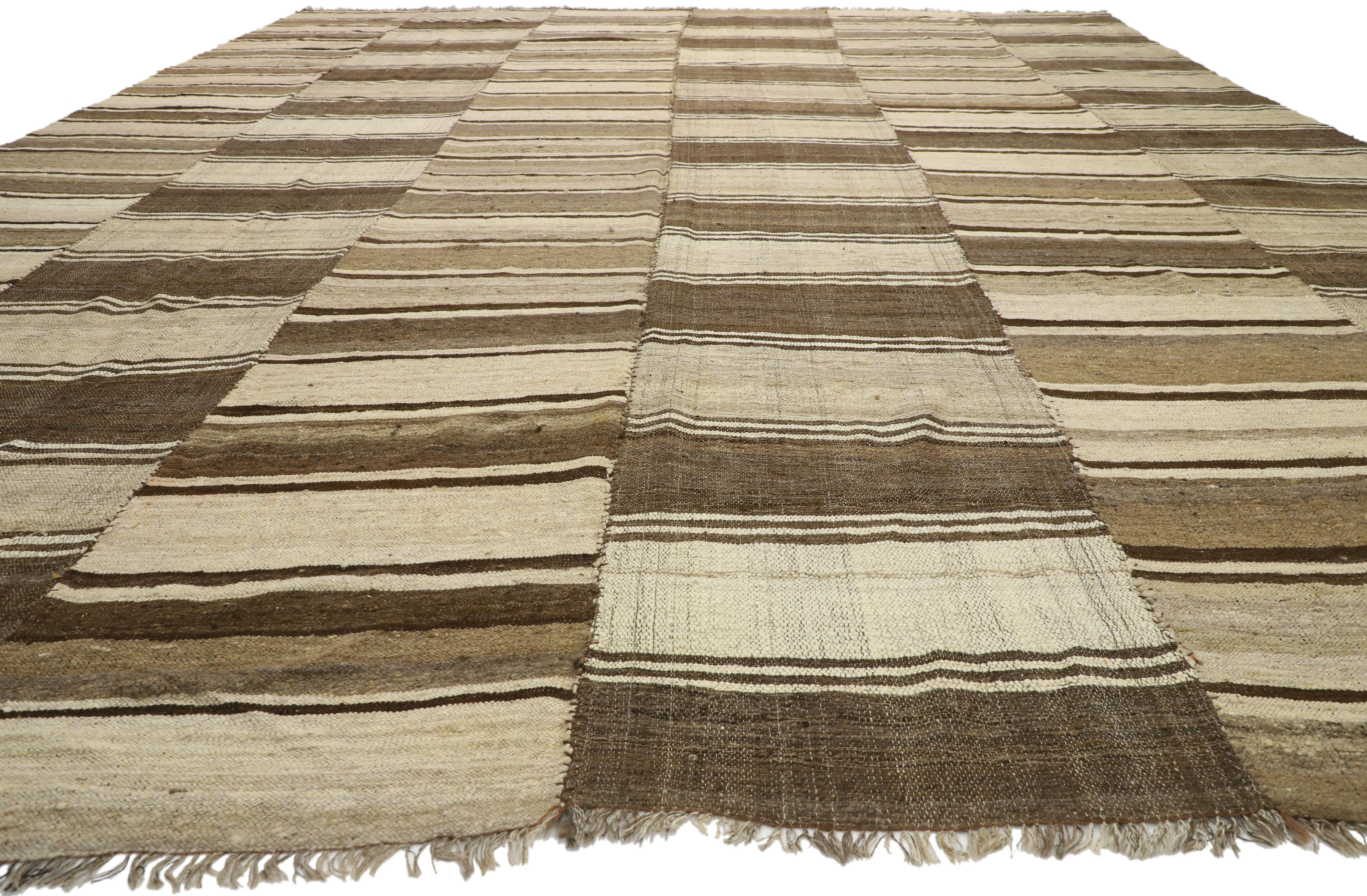 Vintage Persian Mazandaran Kilim Rug with Mid-Century Modern Style In Distressed Condition In Dallas, TX