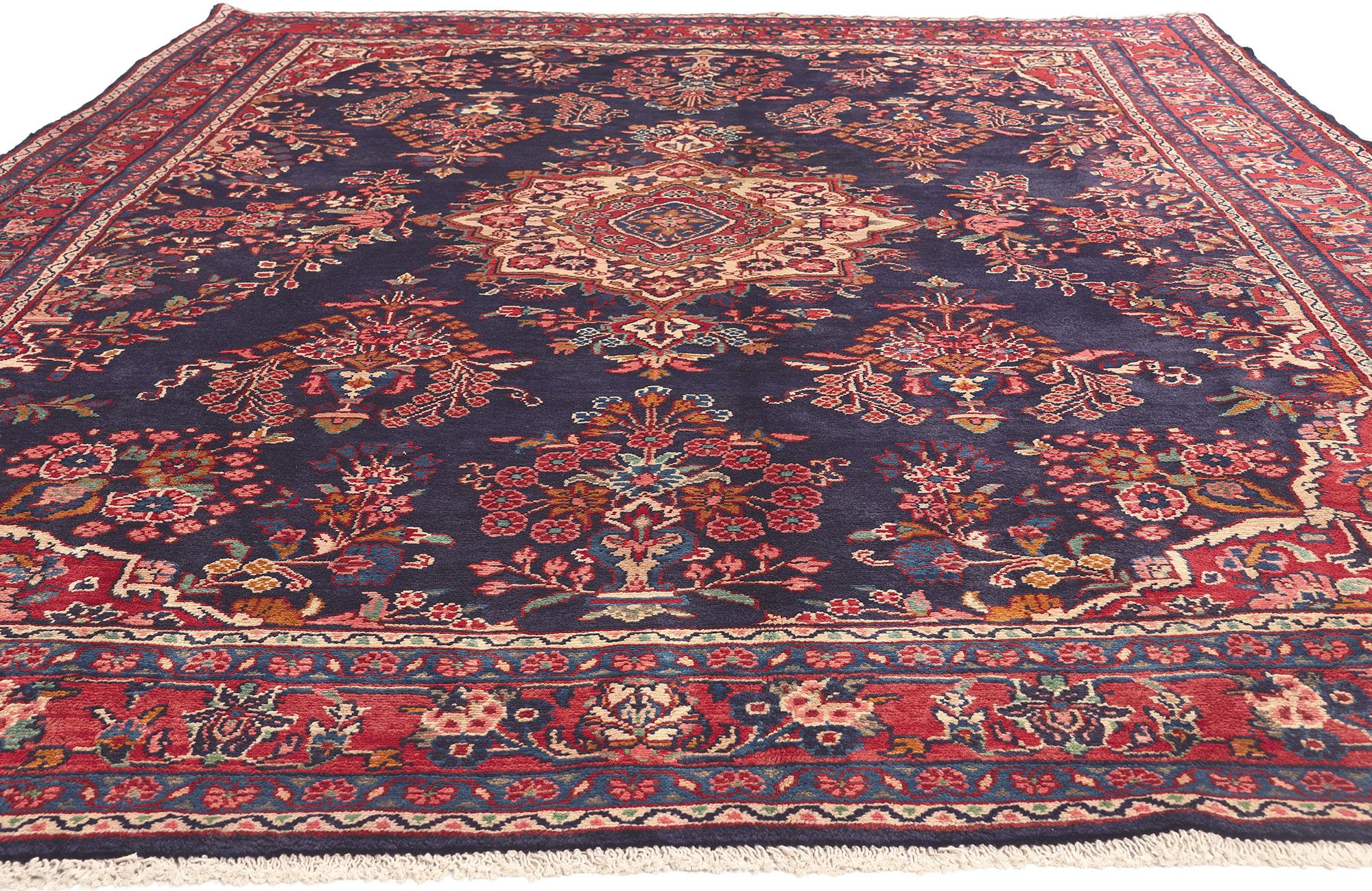 Persischer Mehraban-Teppich im Vintage-Stil, Preppy Formality Meets Patriotic Flair (Sarouk Farahan) im Angebot