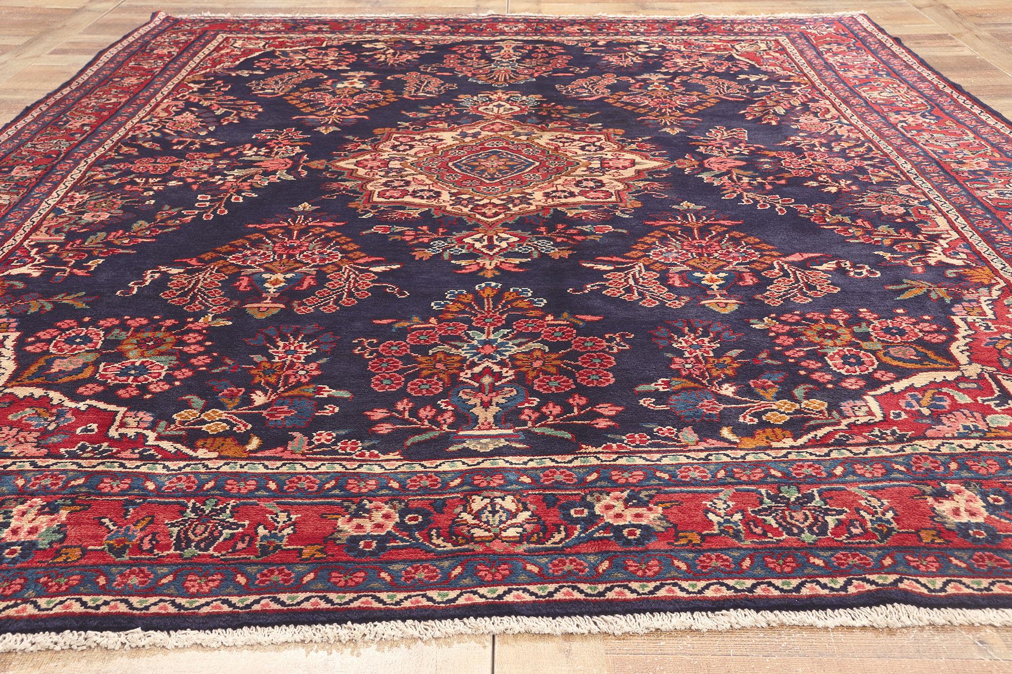 Persischer Mehraban-Teppich im Vintage-Stil, Preppy Formality Meets Patriotic Flair im Angebot 1