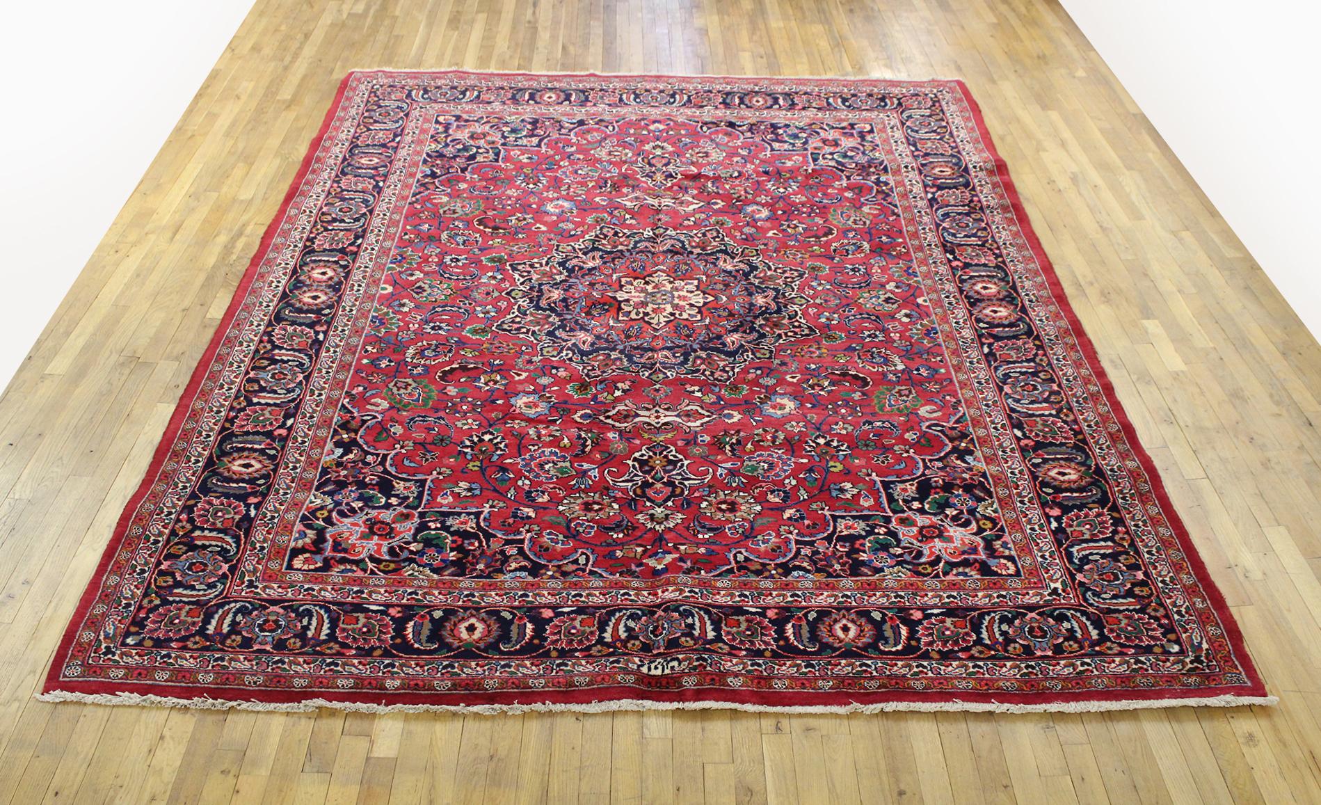 Vintage Persian Meshed Oriental Rug, Room size

A vintage Persian Meshed oriental rug, size 11'3
