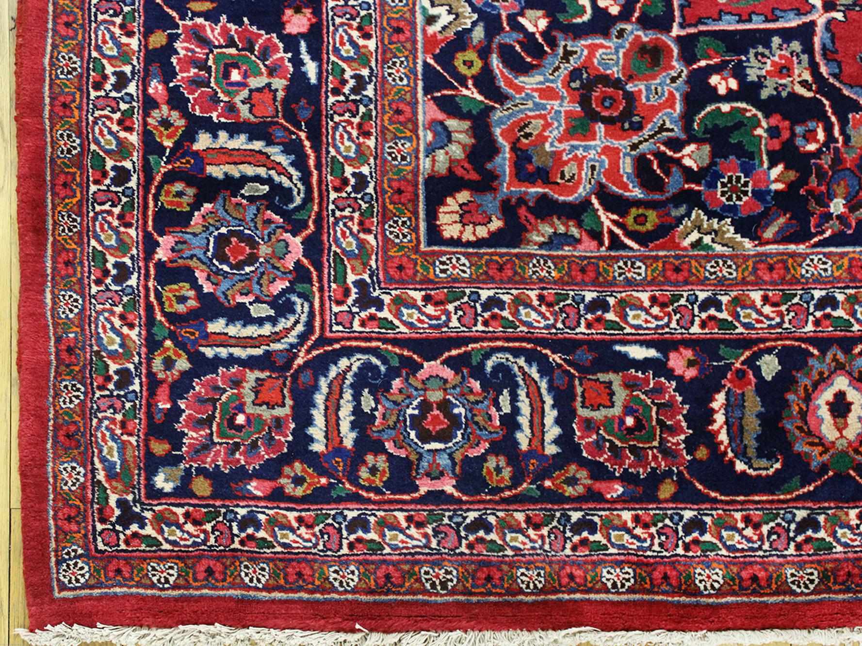 Persischer Meshed Oriental-Teppich in Zimmergröße, mit zentralem Medaillon, Vintage (Handgeknüpft) im Angebot