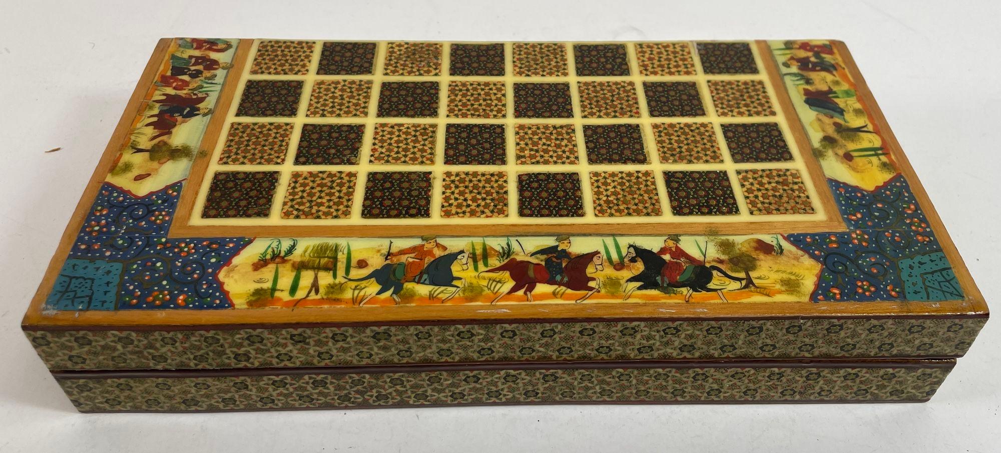 Boîte de jeu d'échecs persane vintage en micro-mosaïque en vente 3