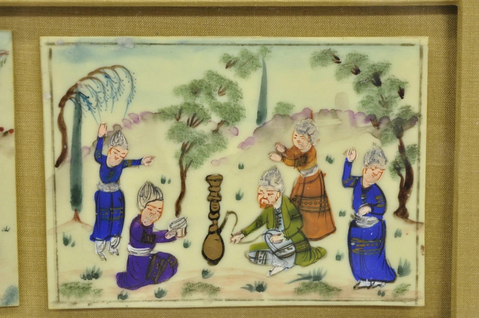 XX secolo Miniatura persiana d'epoca incorniciata e dipinta a mano con scene di villaggi in 3 parti su osso in vendita