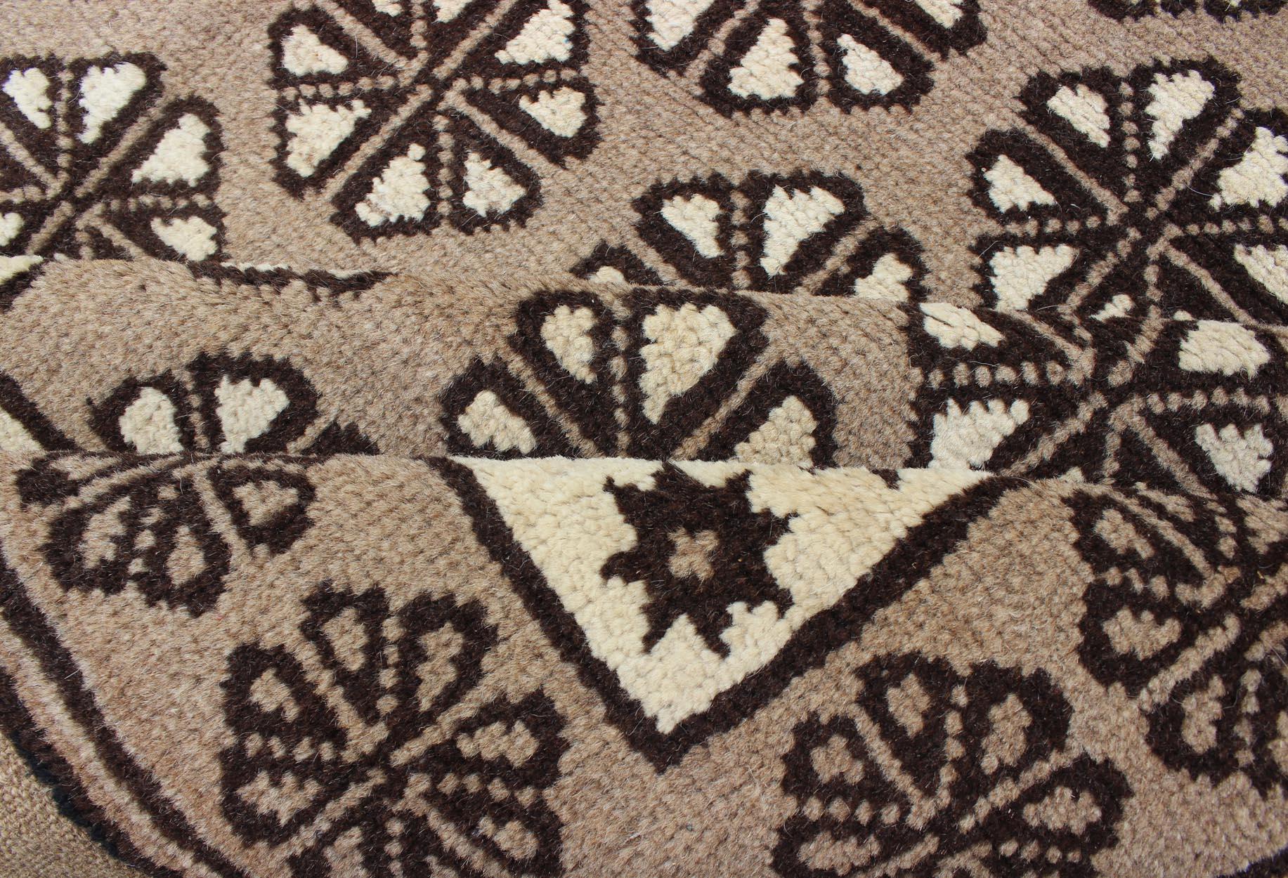 Vintage Persian Mishan Rug with All-Over Diamond Design in Gray, Brown and Cream For Sale 4