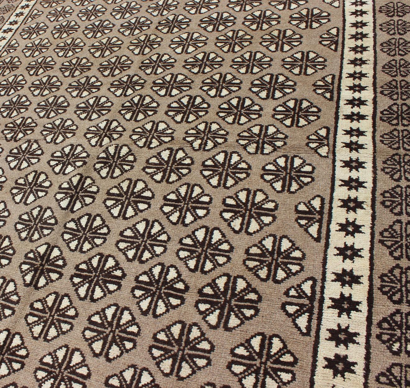 Vintage Persian Mishan Rug with All-Over Diamond Design in Gray, Brown and Cream In Good Condition For Sale In Atlanta, GA