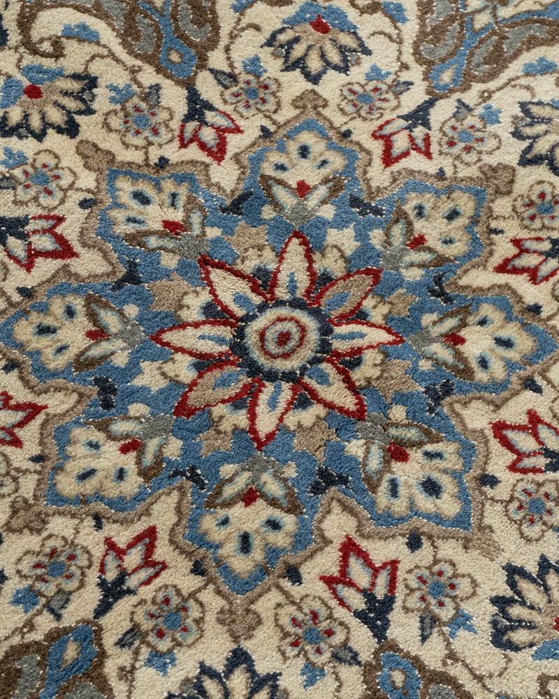 Vintage Persian Nain Area Rug 5'3 x 8'11 (Handgewebt) im Angebot