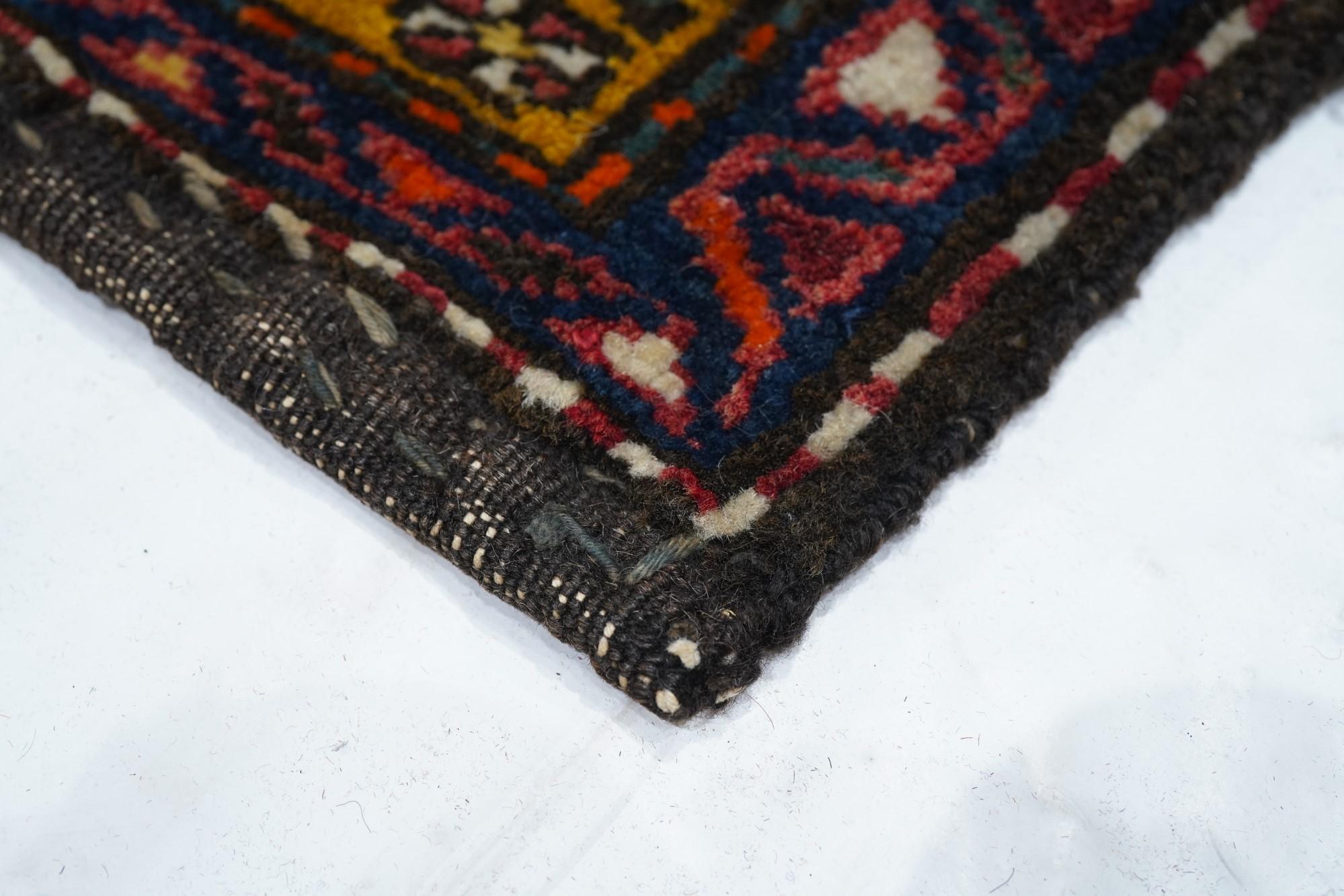 Vintage Afghan Teppich 1'6'' x 3'7'' (Persisch) im Angebot