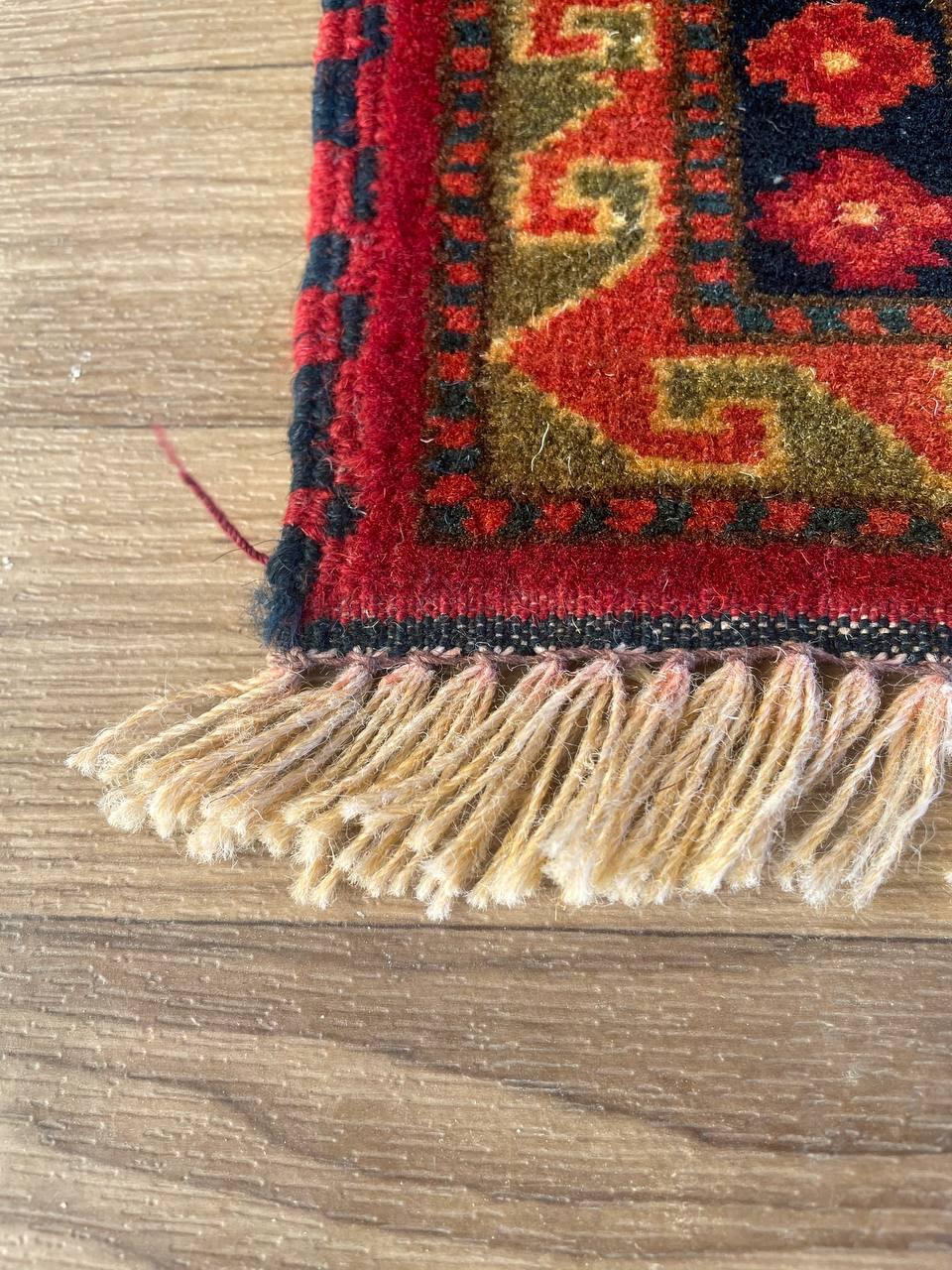 Vintage Persian Oriental Handmade Wool Carpet Rug 2