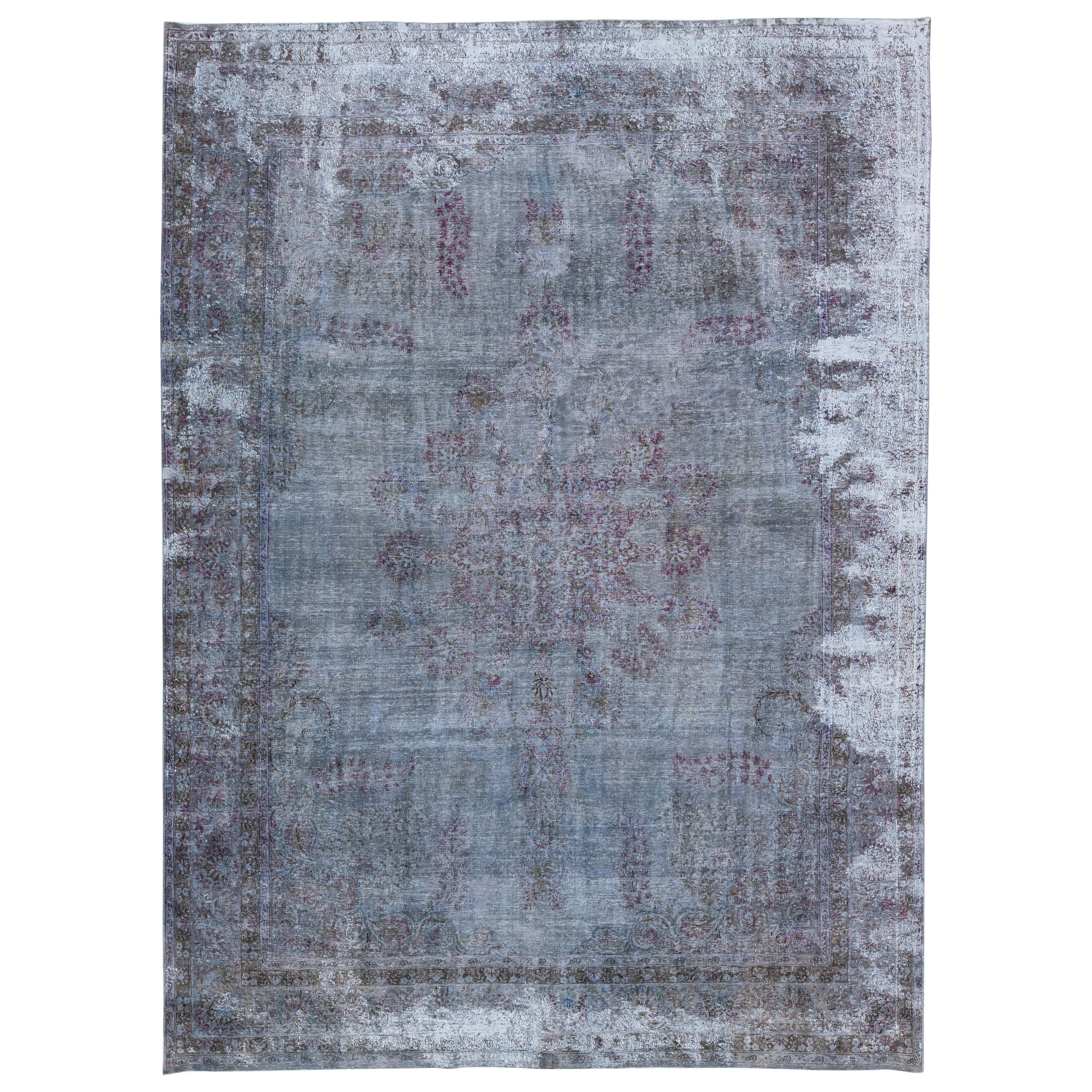 Tappeto vintage persiano sovratinto a mano con medaglione in lana blu