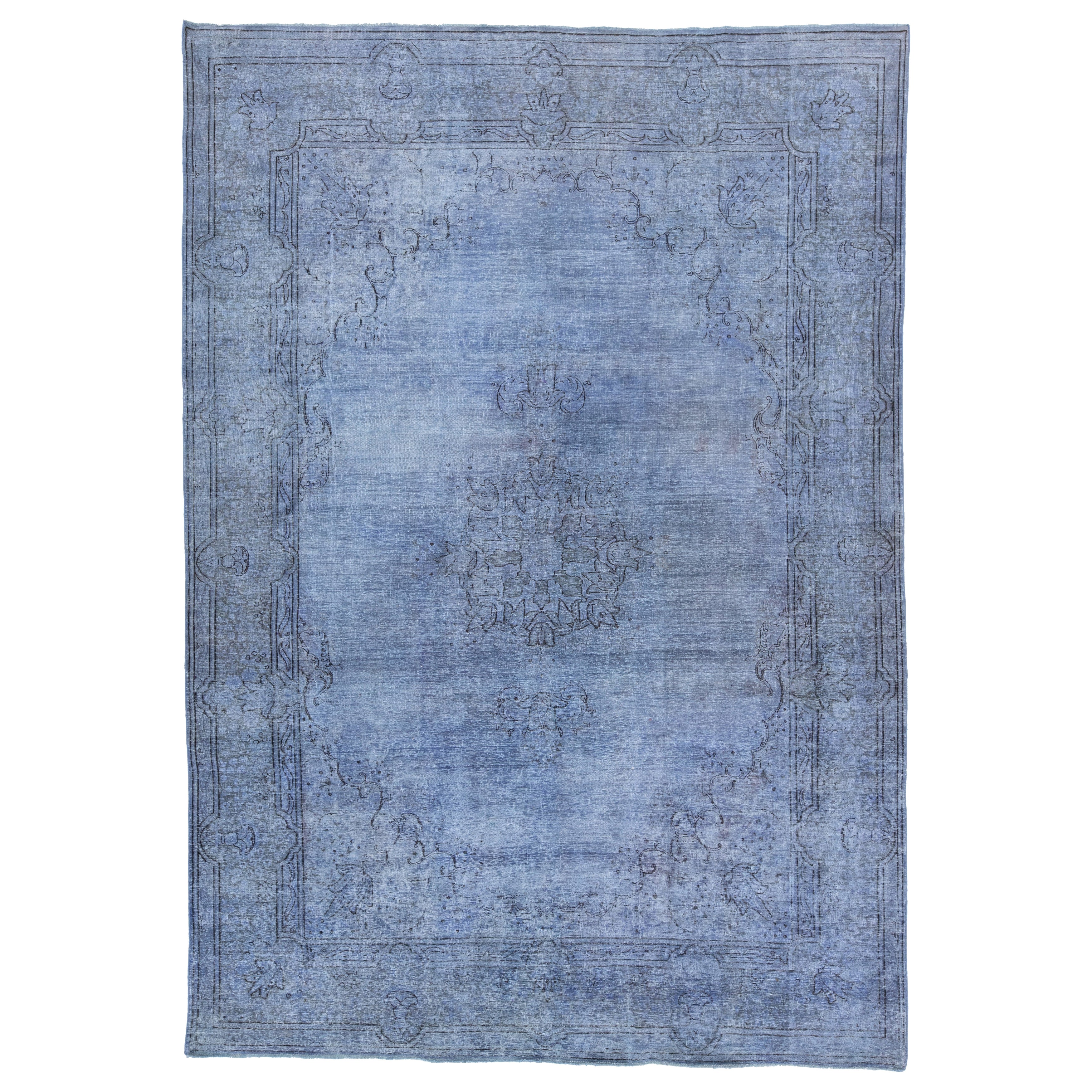Tappeto vintage persiano sovratinto a mano con medaglione in lana blu