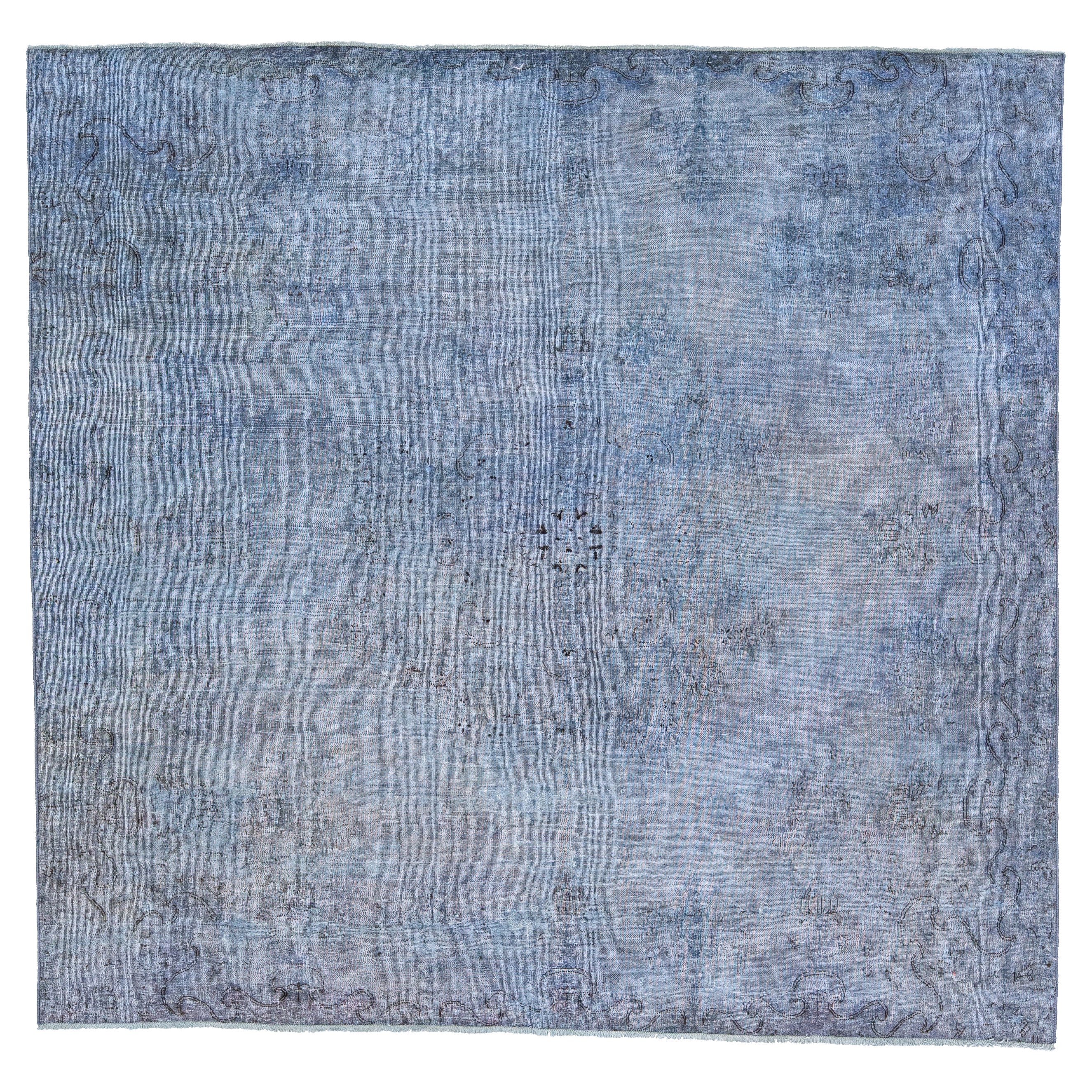 Persischer überzogener quadratischer handgefertigter Medaillon-Teppich aus blauer Wolle, handgefertigt im Angebot