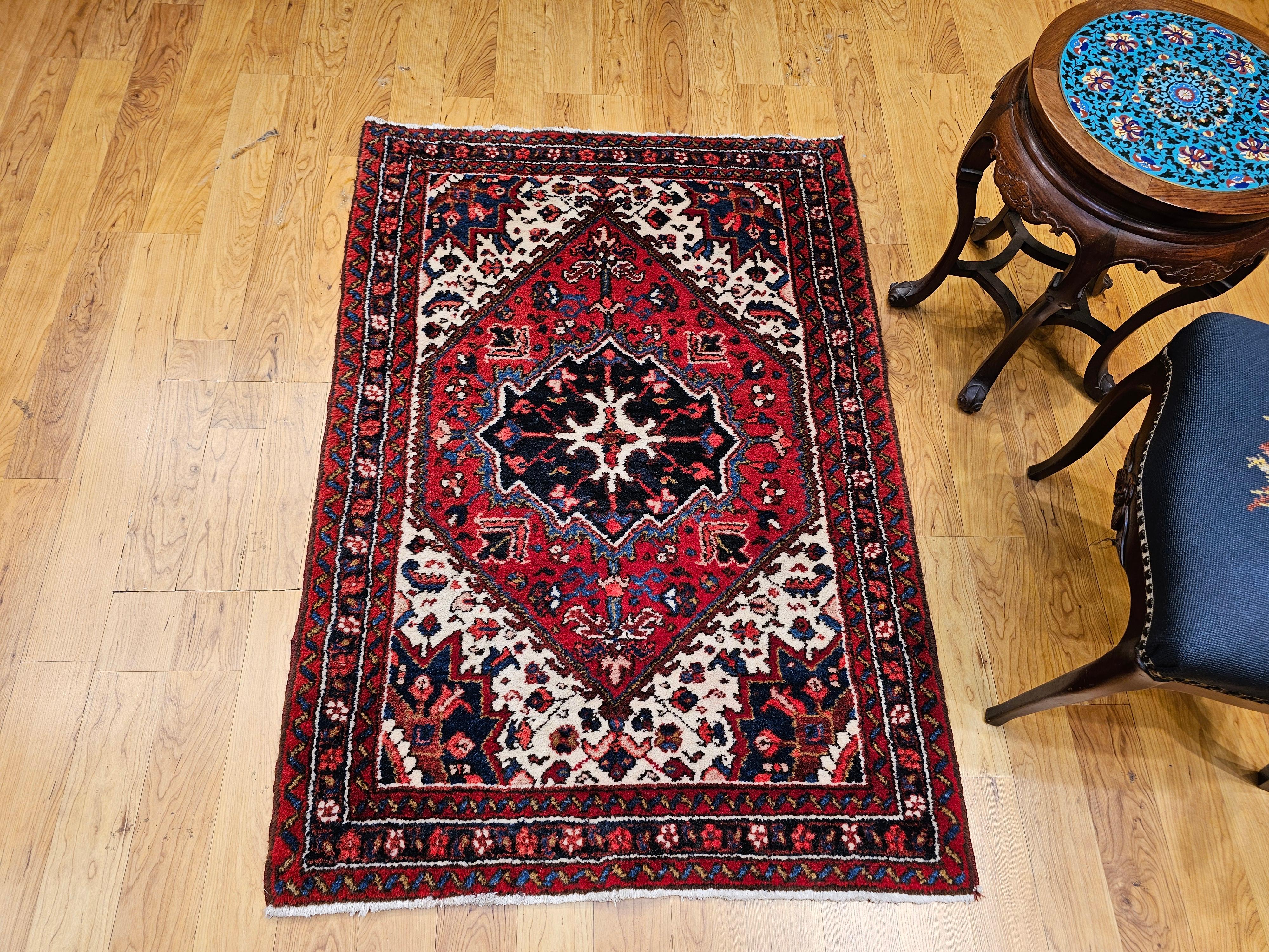 Persischer Heriz Serapi-Teppich in gerader quadratischer Größe in geometrischem Muster, Vintage im Angebot 5