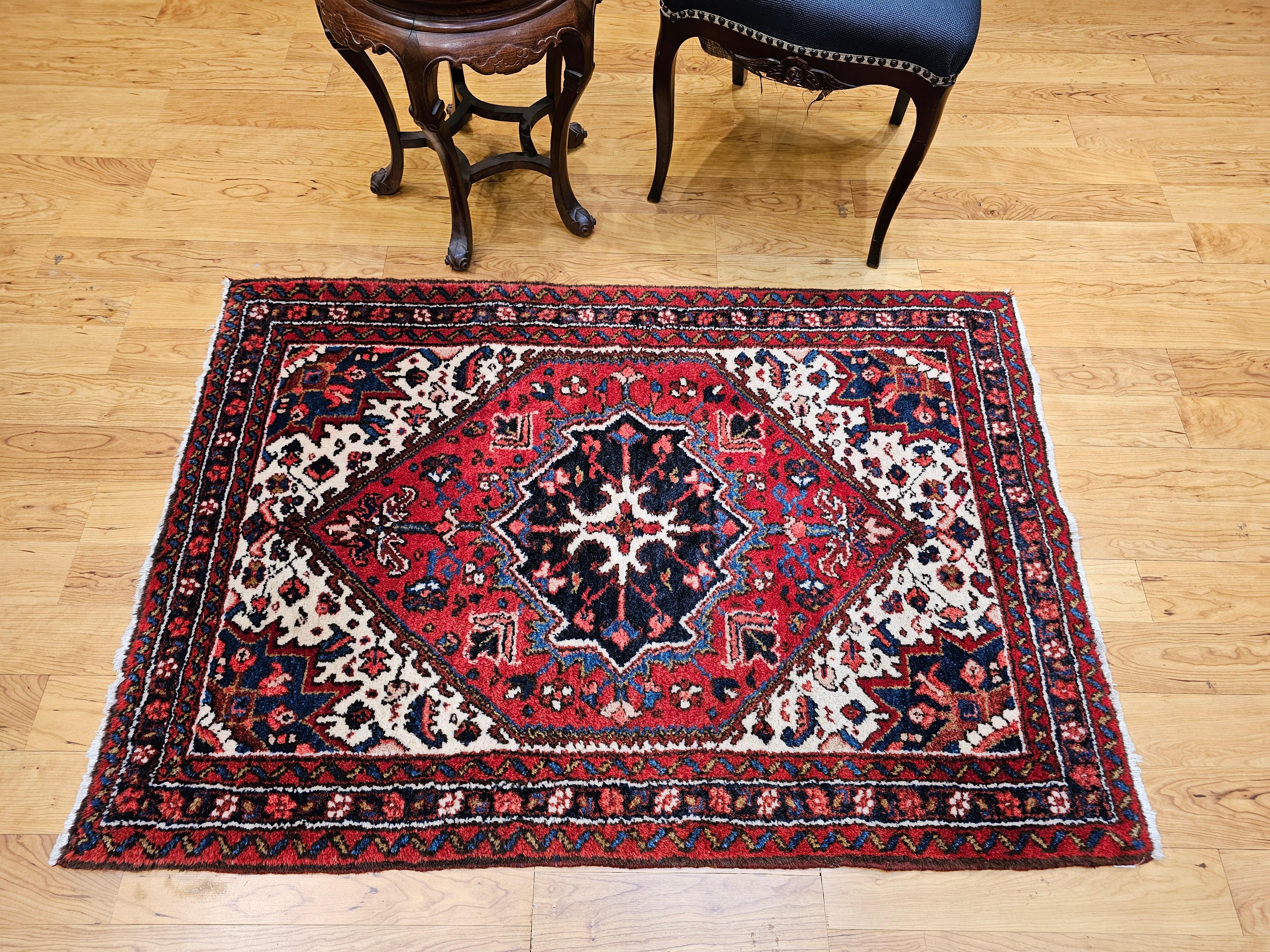 Persischer Heriz Serapi-Teppich in gerader quadratischer Größe in geometrischem Muster, Vintage im Angebot 7