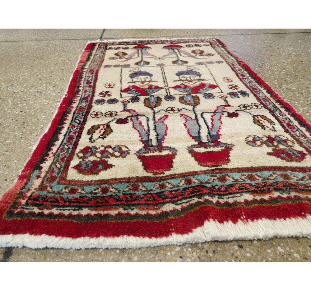 Vintage Persian Pictorial Hamadan Rug In Excellent Condition For Sale In New York, NY