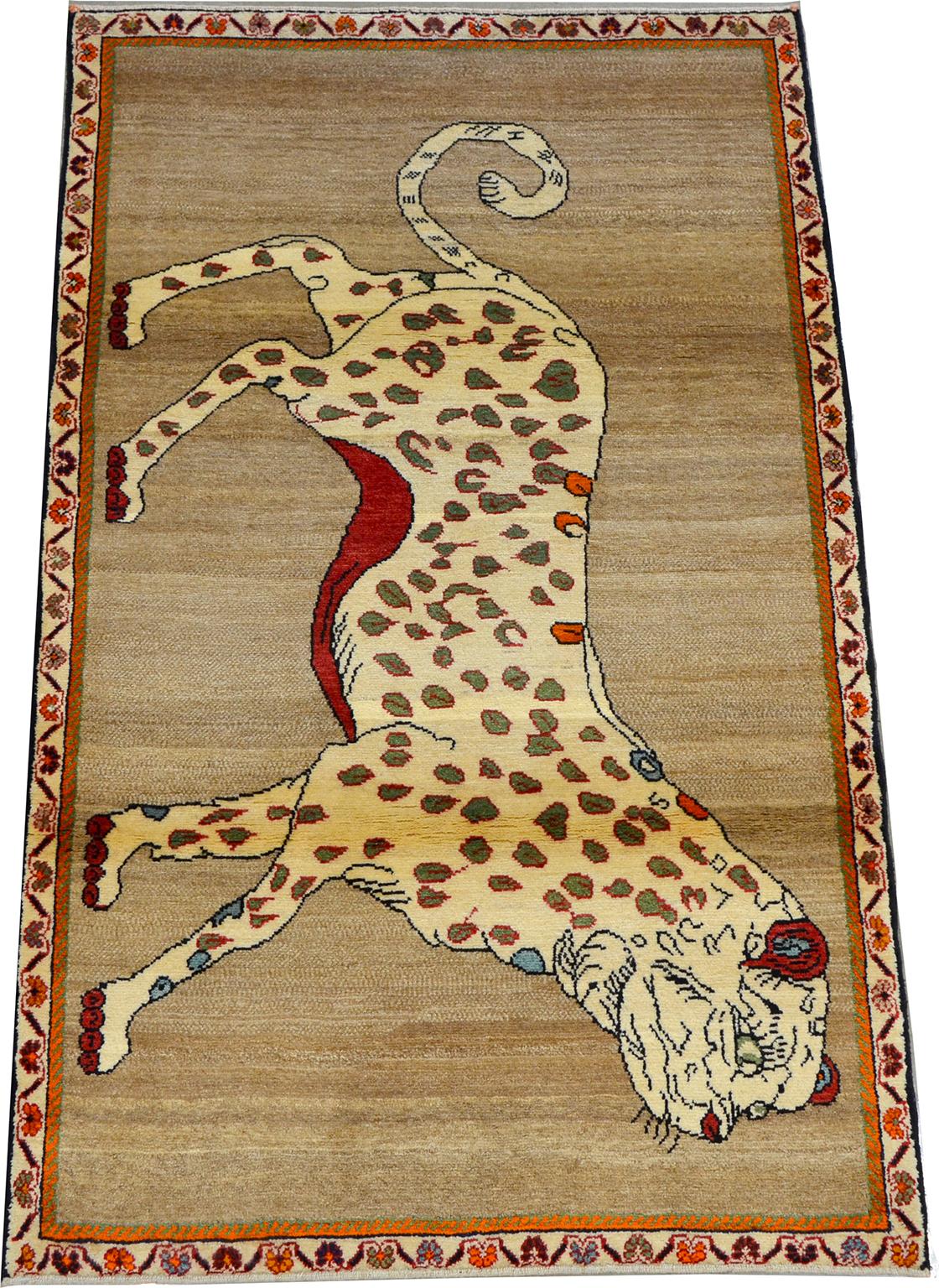 Vintage Persian Qashqai Leopard Animal circa 1930 in Pure Handspun Wool 3