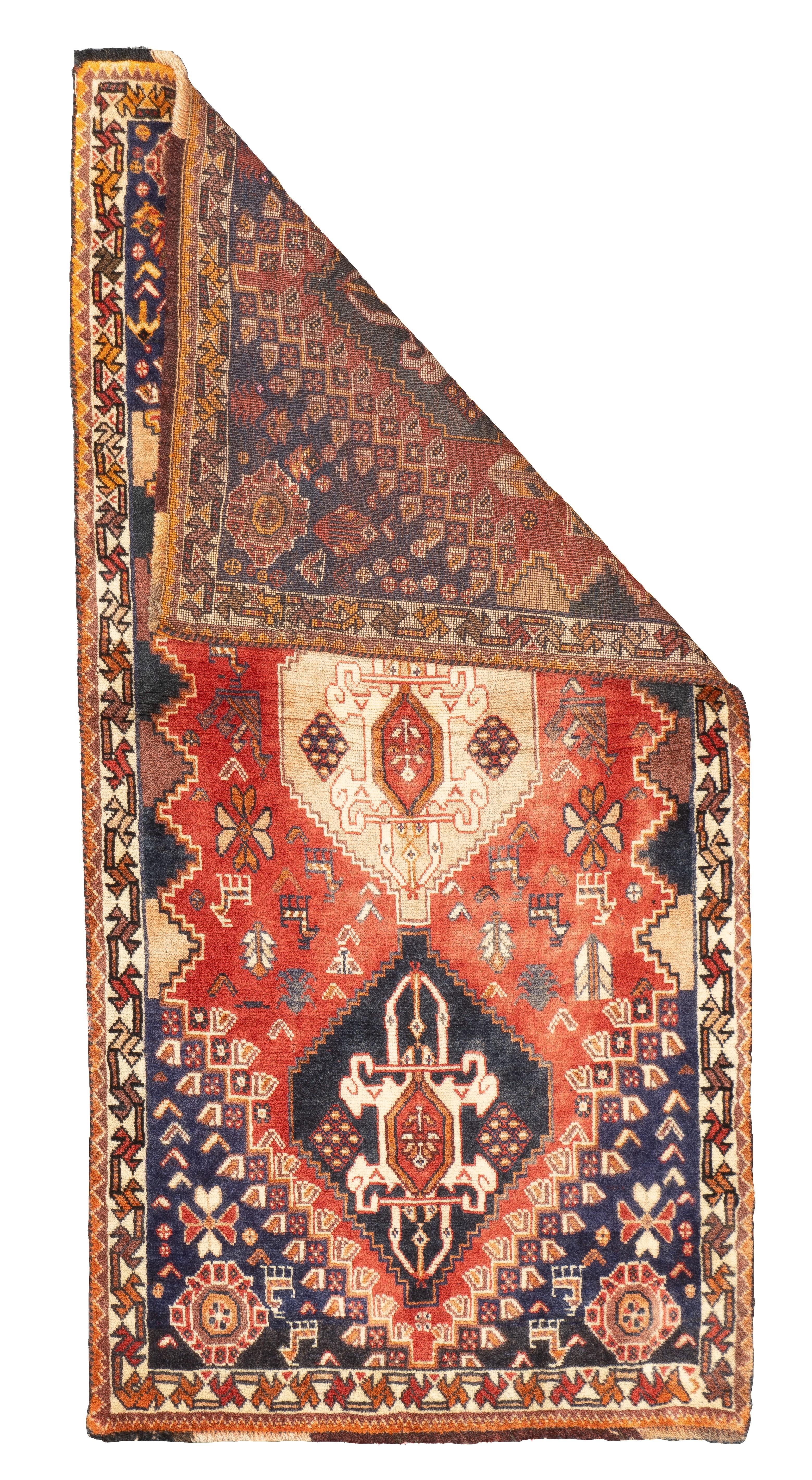 Tappeto persiano vintage Qashqai 2'8'' x 5'4''. I migliori tappeti persiani SW, della provincia di Fars, per lo più in formato sparso. Gabbeh geometrici, tappeti di leoni, stili curvilinei persiani adattati. Alcuni tappeti di preghiera ben tessuti.