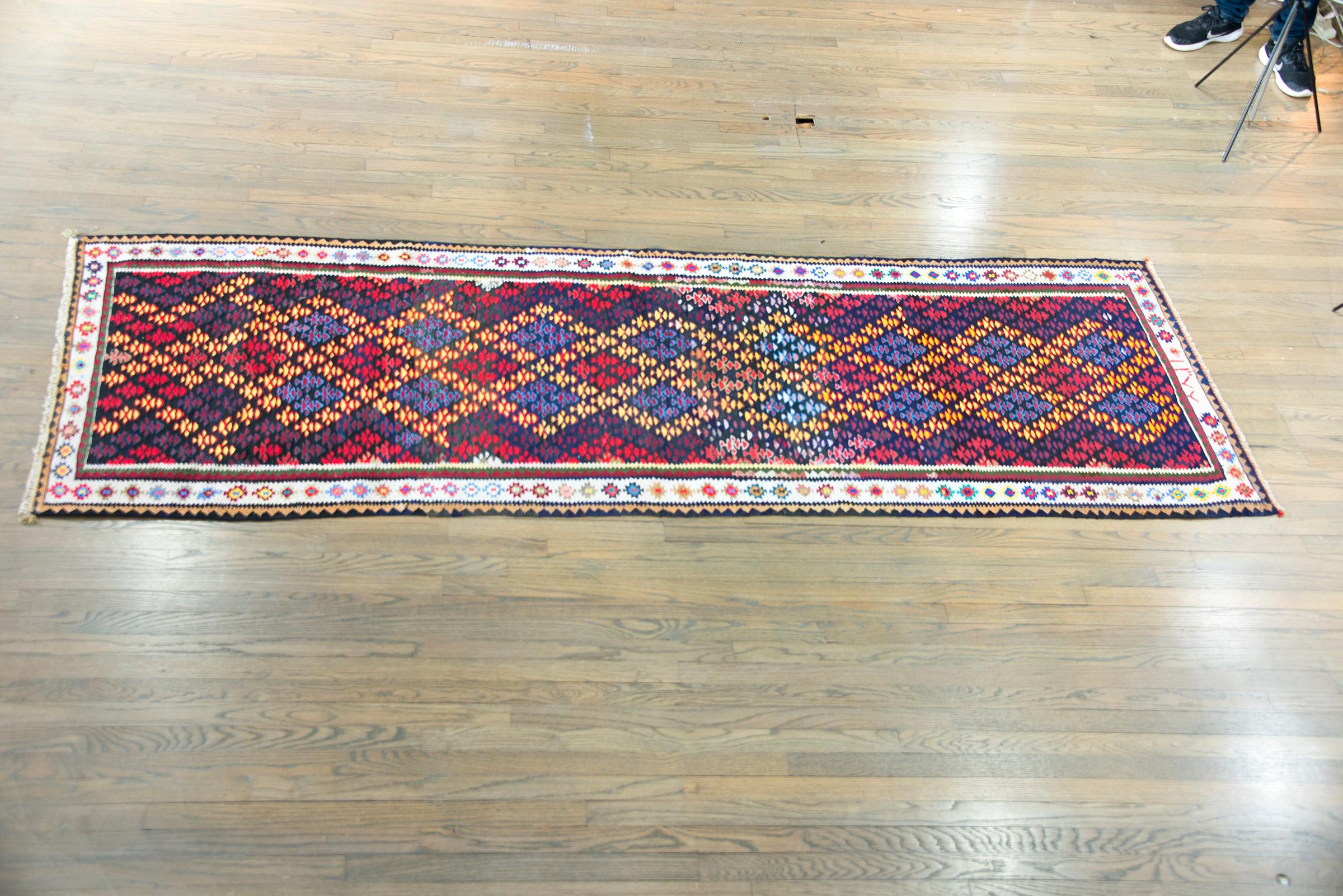 Persischer Qazvin-Kelim-Teppich im Vintage-Stil im Angebot 12