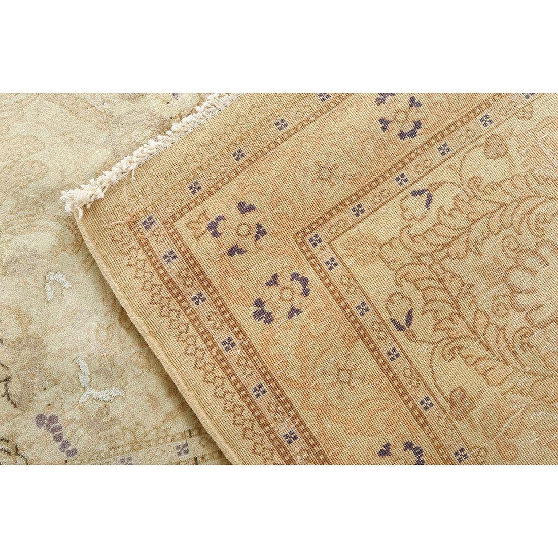 Persischer Qom-Teppich aus Seide, Wolle und Baumwolle im Vintage-Stil- Größe: 14' X 10'1 (Handgeknüpft) im Angebot
