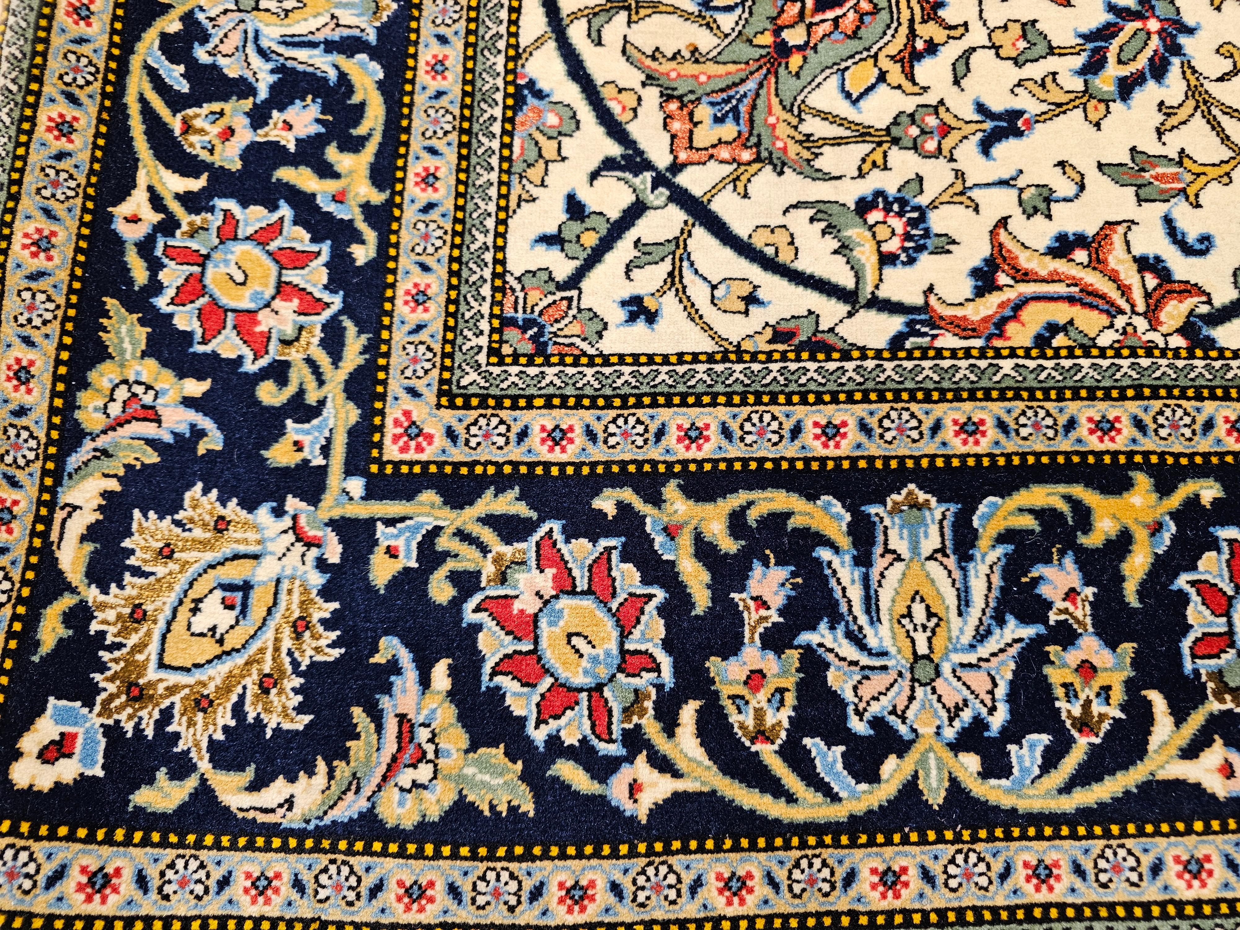 Vintage Persian Qum Vorleger mit Blumenmuster in Elfenbein, Rd, Indigo im Angebot 4