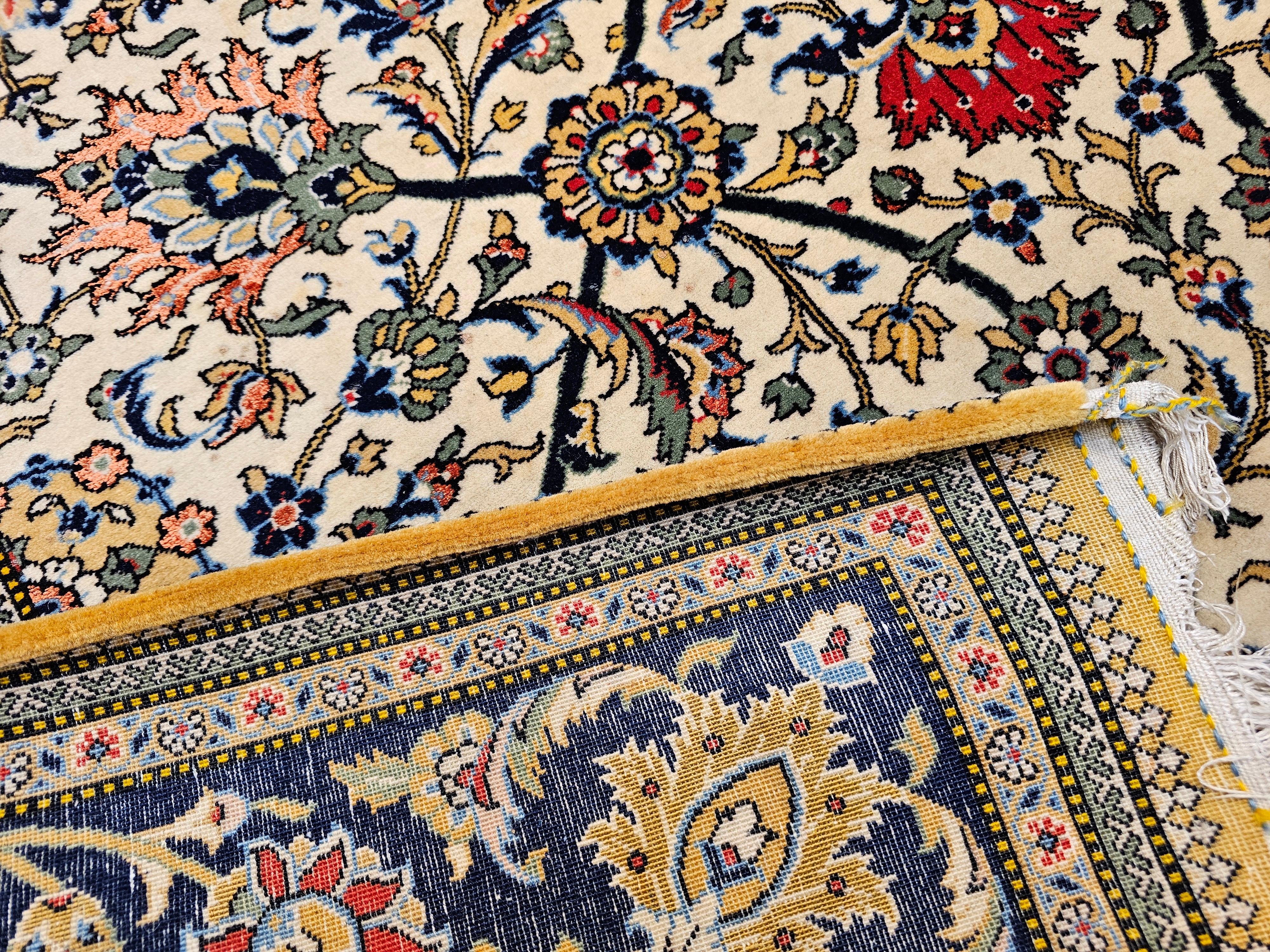 Vintage Persian Qum Vorleger mit Blumenmuster in Elfenbein, Rd, Indigo im Angebot 5
