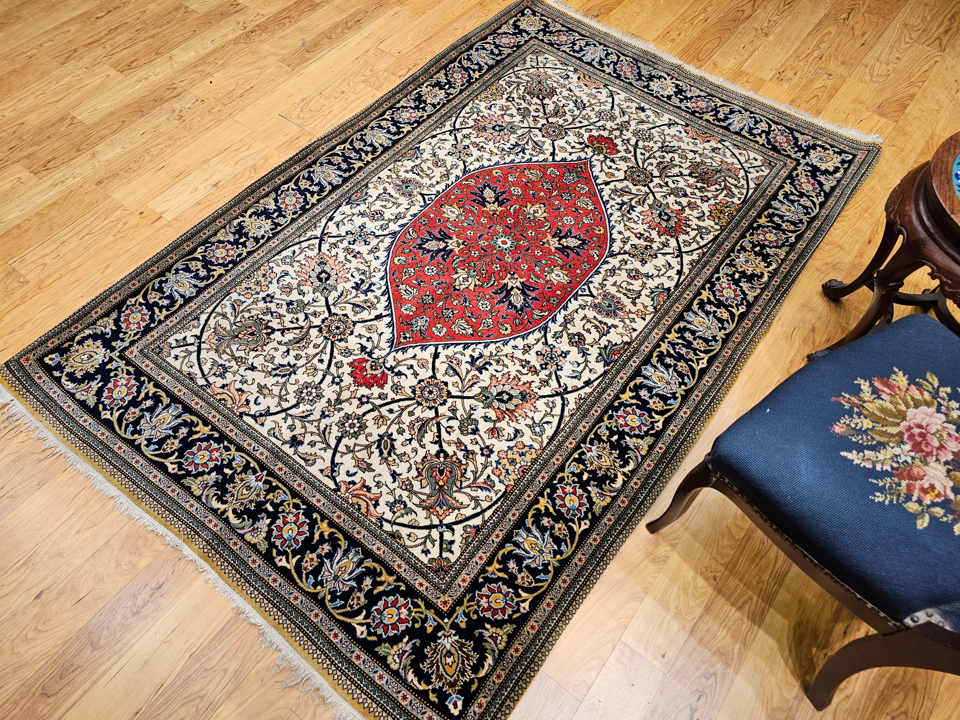 Vintage Persian Qum Vorleger mit Blumenmuster in Elfenbein, Rd, Indigo im Angebot 8