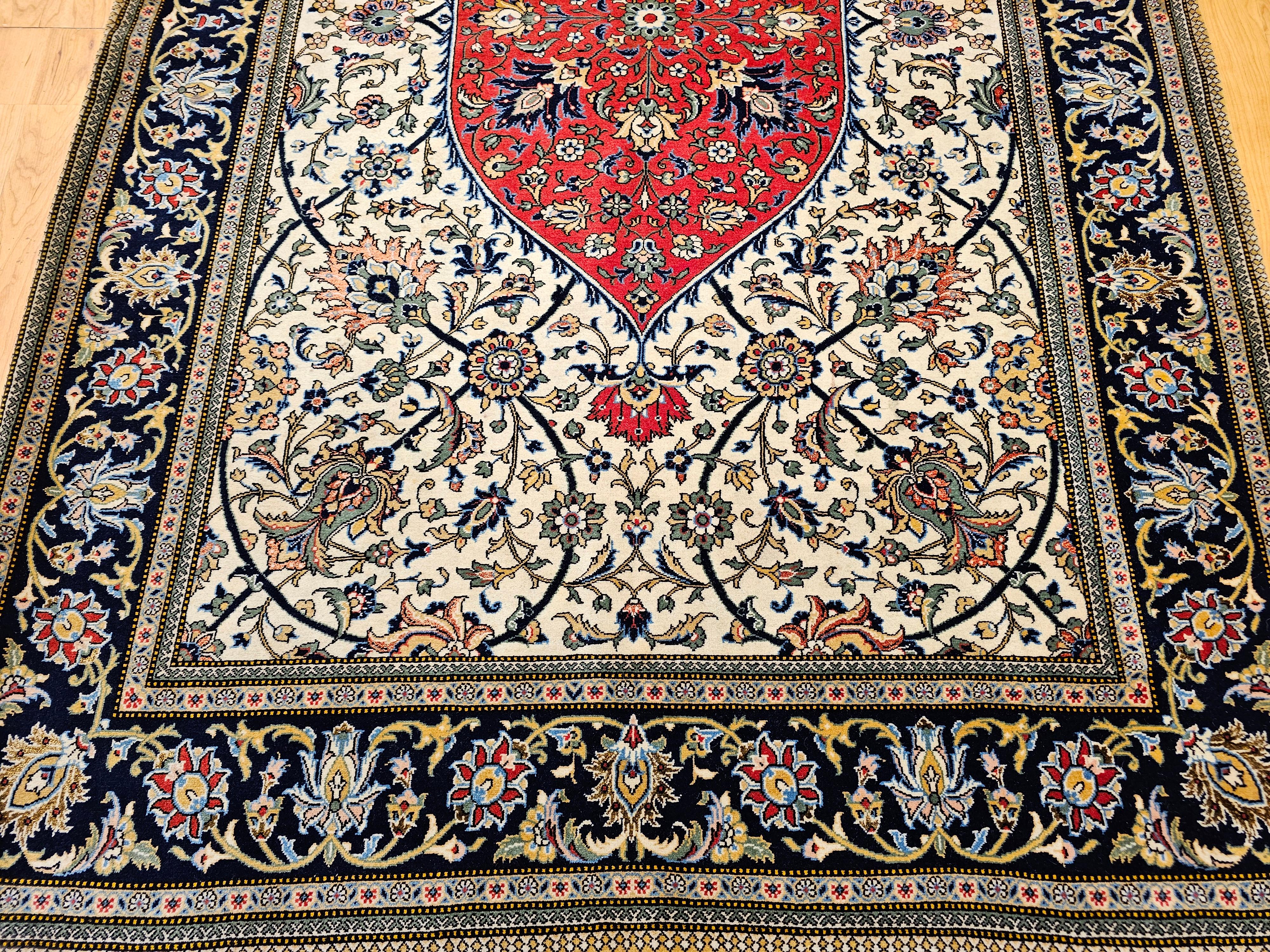 Vintage Persian Qum Vorleger mit Blumenmuster in Elfenbein, Rd, Indigo (Persisch) im Angebot