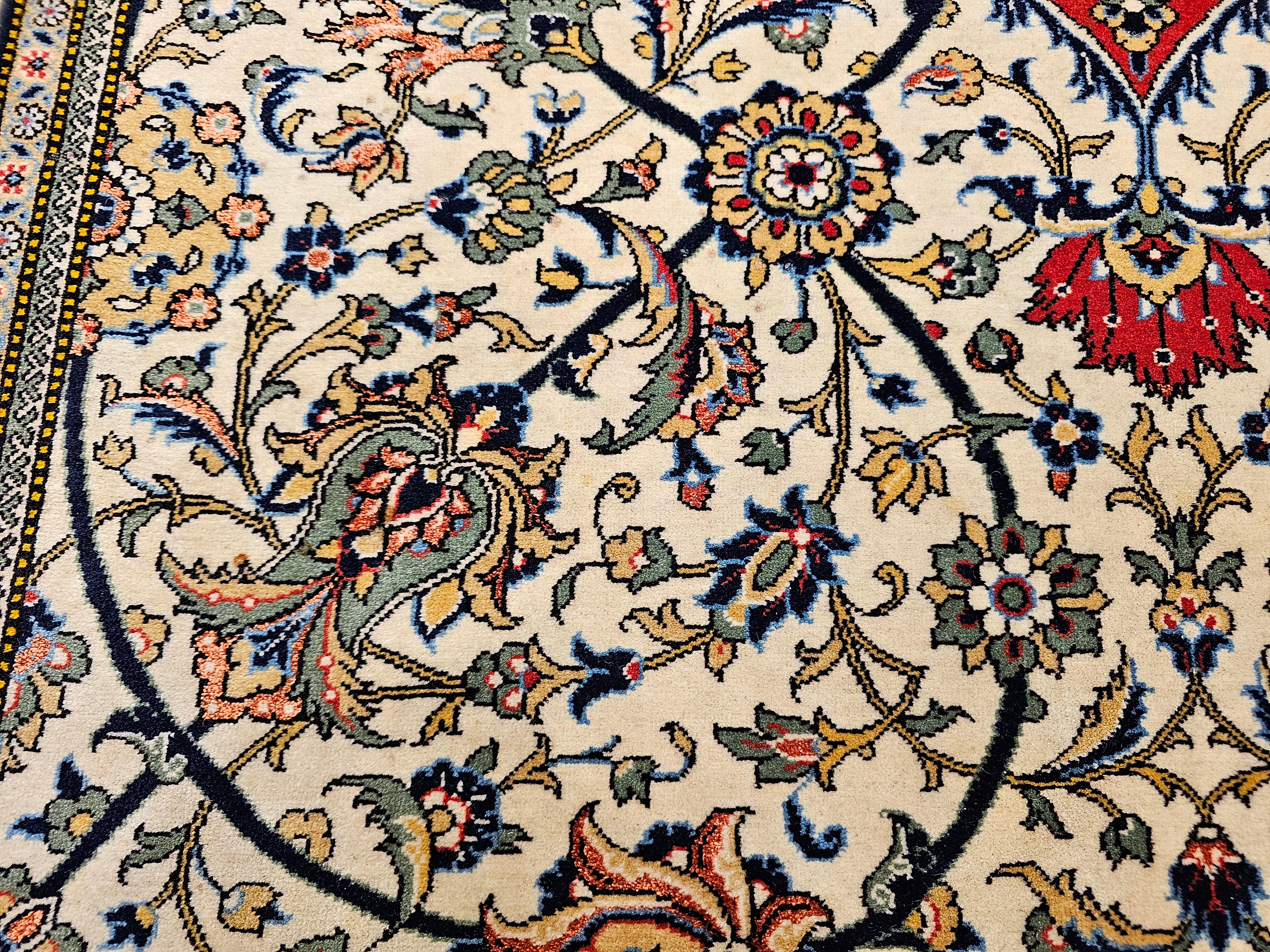 Vintage Persian Qum Vorleger mit Blumenmuster in Elfenbein, Rd, Indigo im Angebot 2