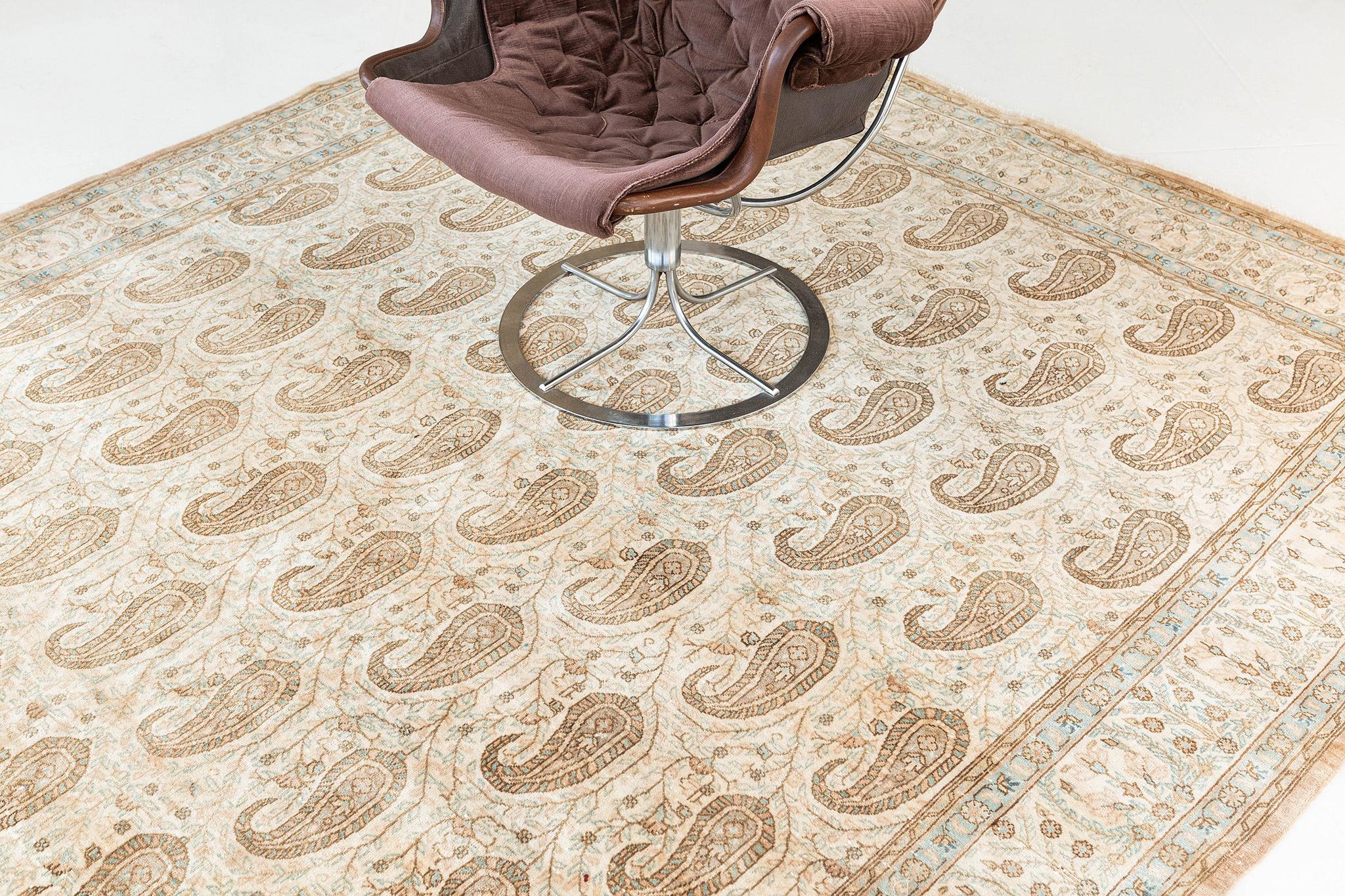 Qum Bote-Teppich im Vintage-Stil 51189 im Zustand „Gut“ im Angebot in WEST HOLLYWOOD, CA