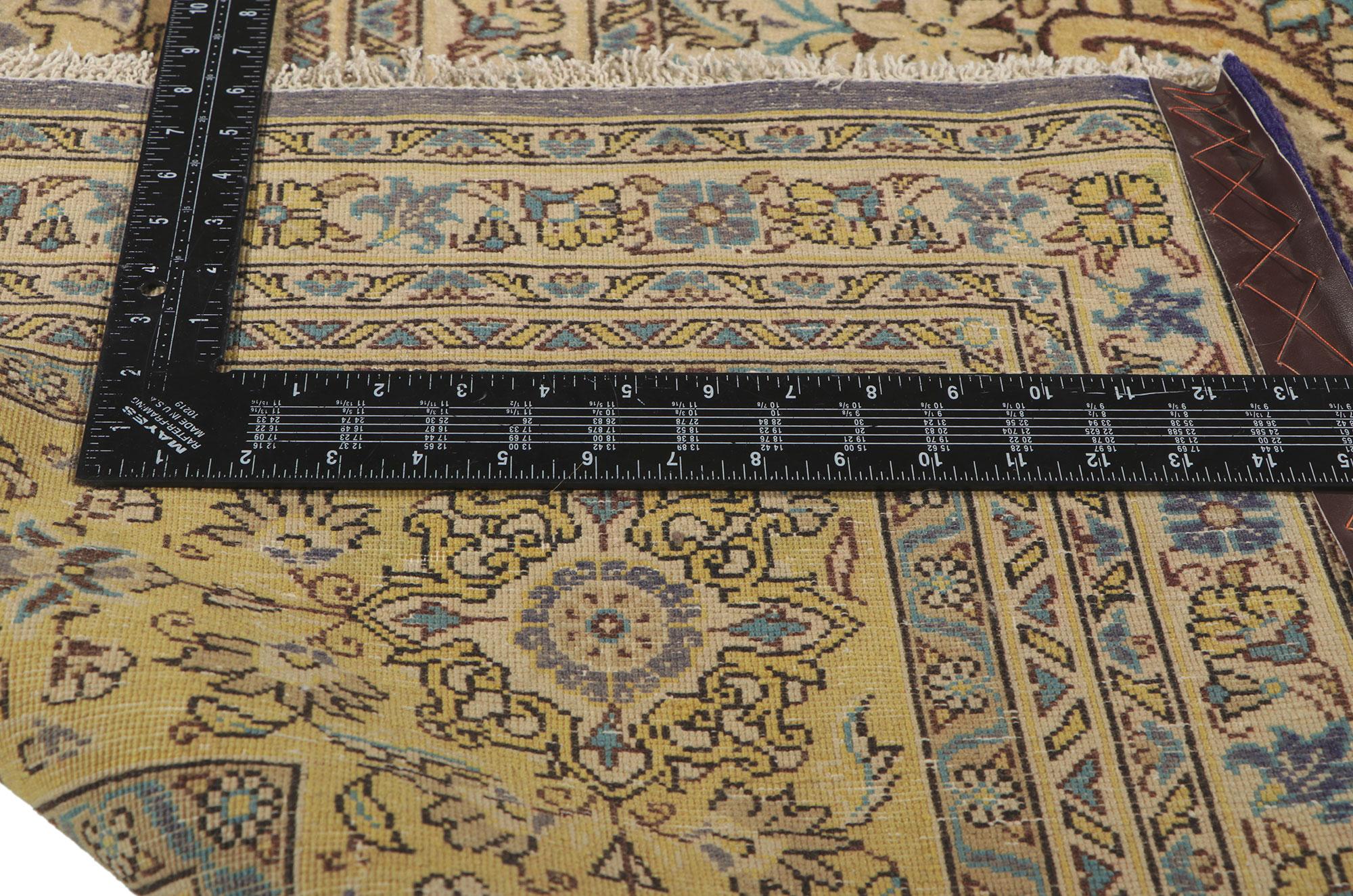 Vintage Persian Qum Rug In Good Condition For Sale In Dallas, TX