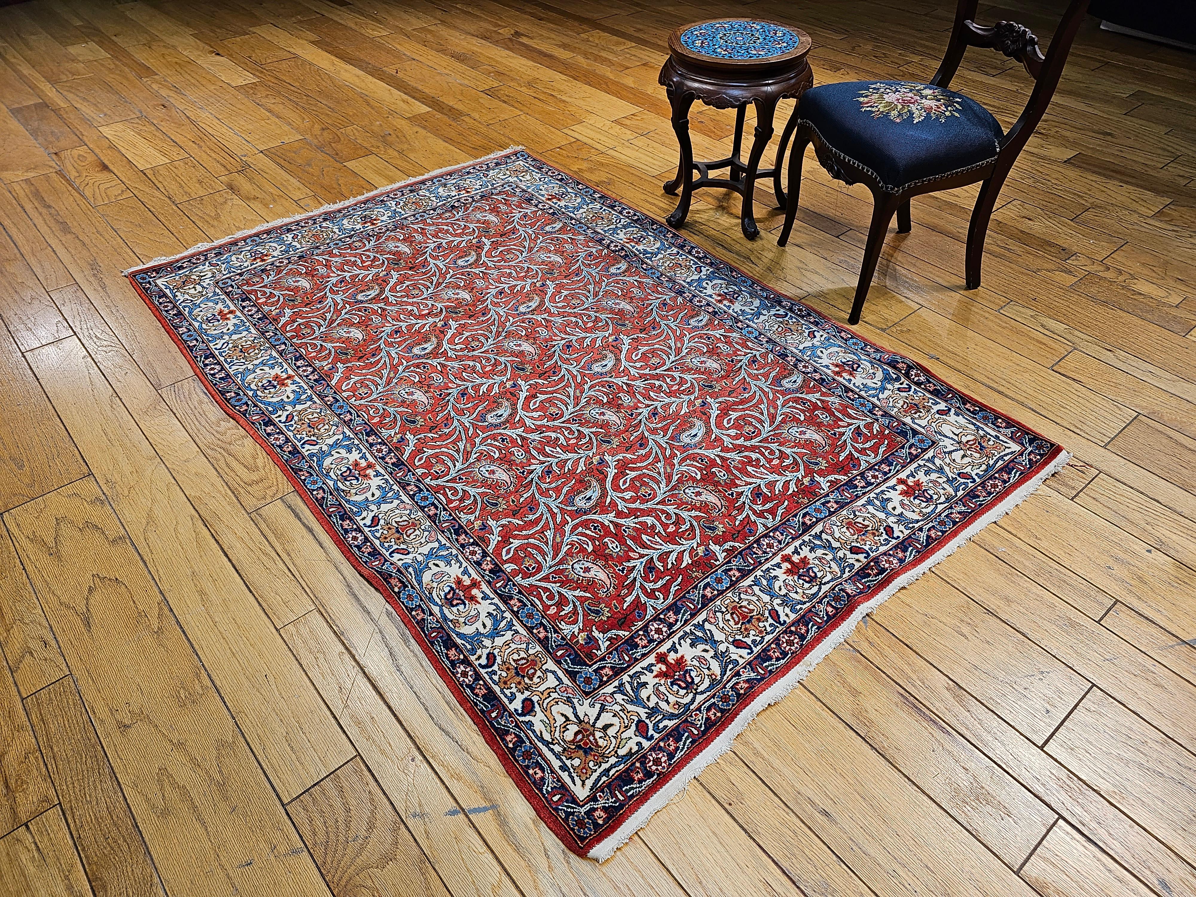 Tapis persan vintage Qum à motif cachemire intégral en rouge brique, ivoire et bleu en vente 2
