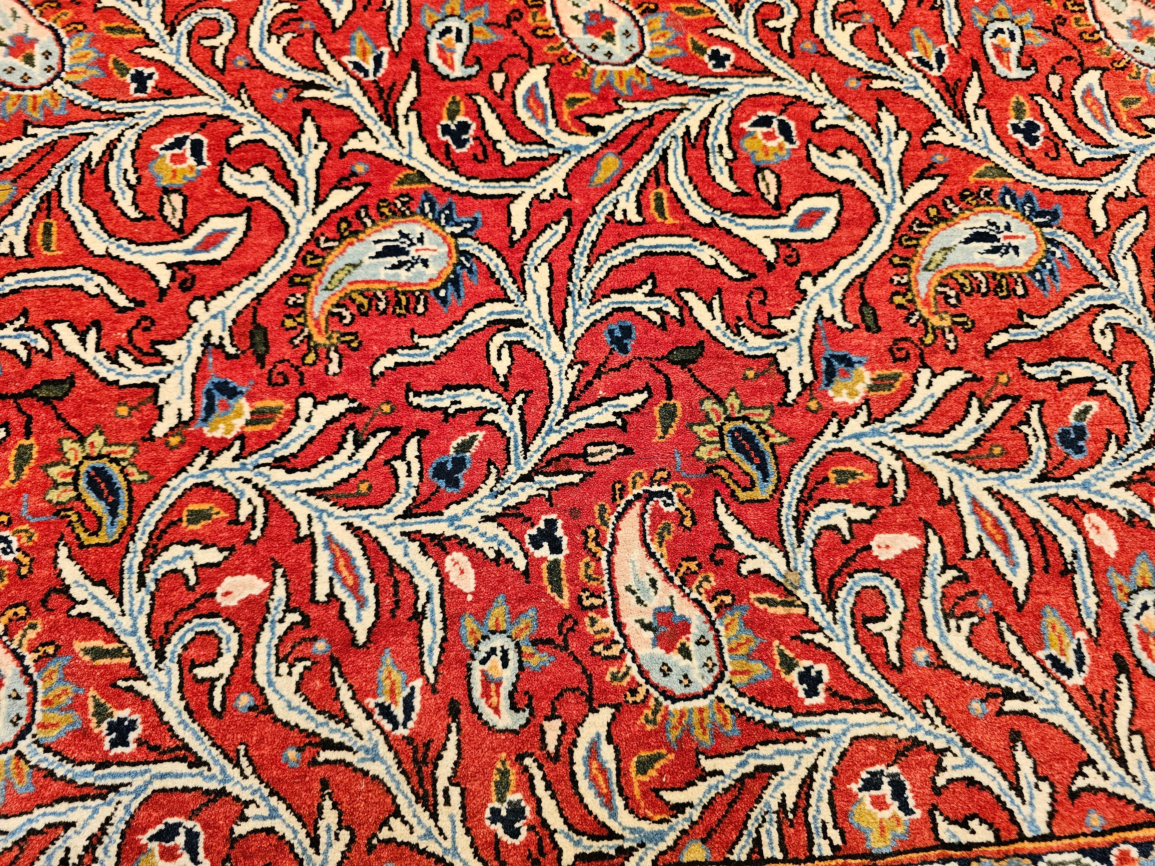 XX secolo Tappeto persiano vintage Qum con motivo a paisleys in rosso mattone, avorio e blu in vendita