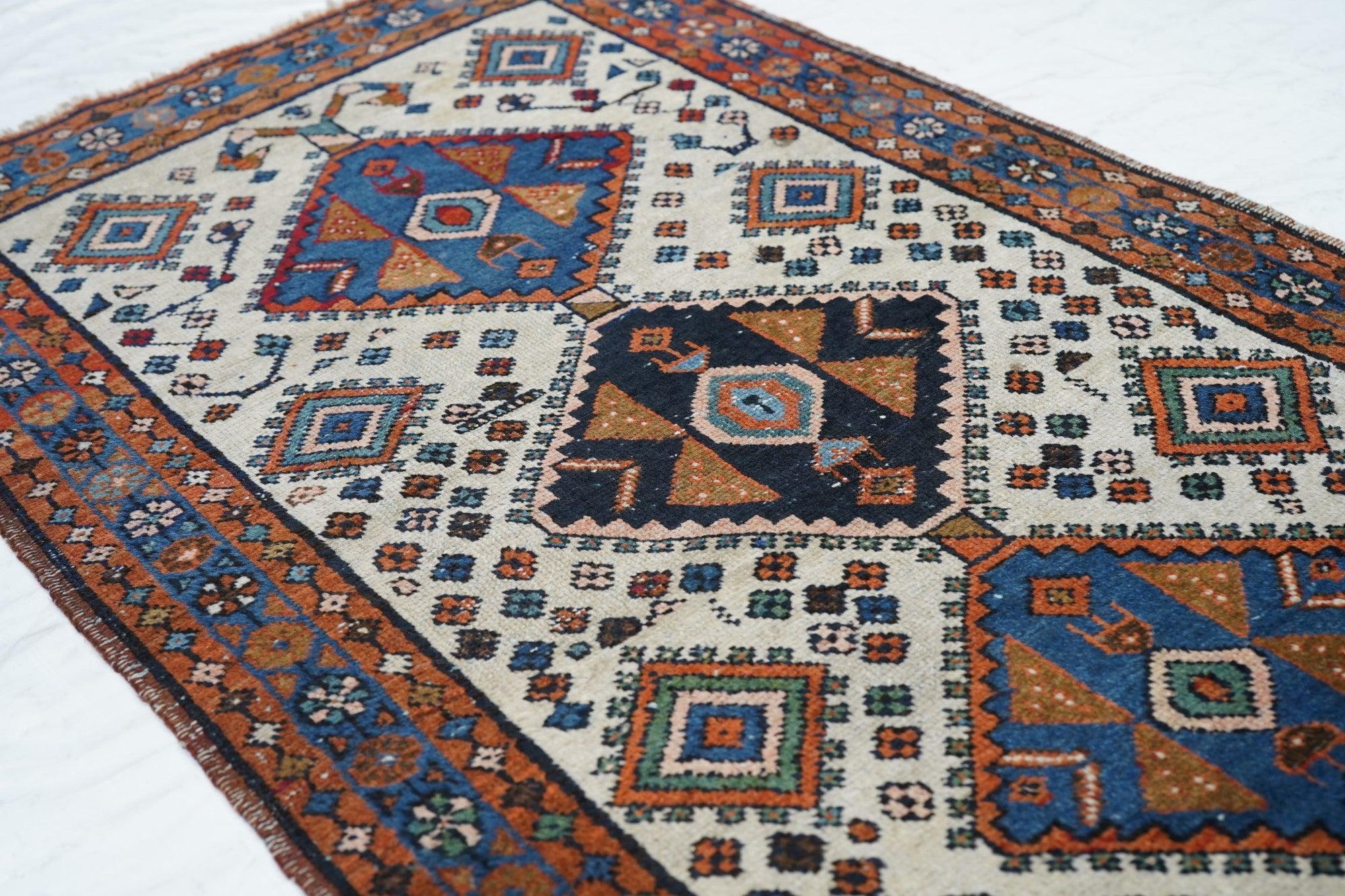 Vintage Persian Rug 2'6'' x 4'6'' For Sale 2