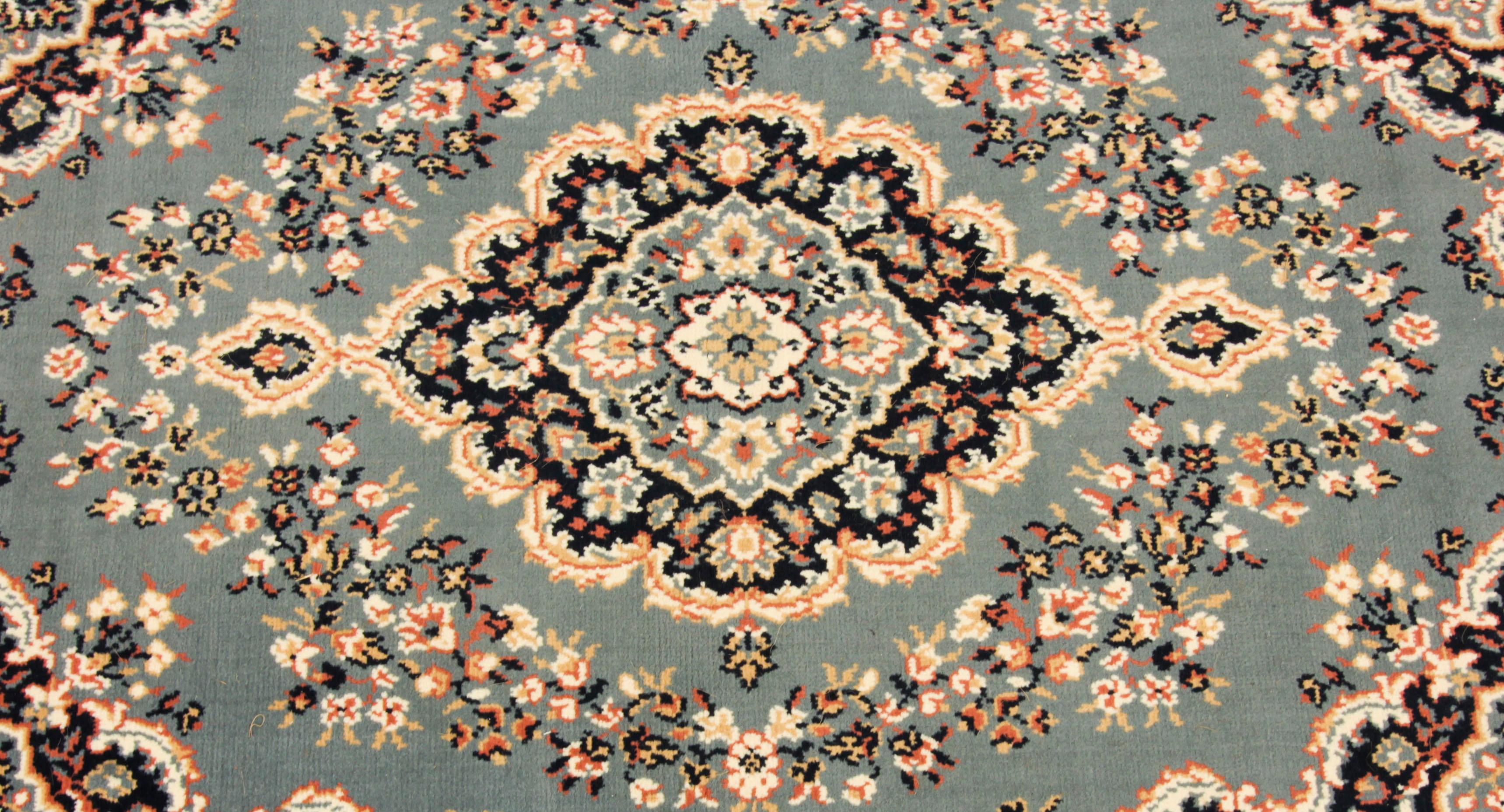 Persischer Vintage-Teppich 167 x 120 cm, 20. Jahrhundert (Gewebt) im Angebot