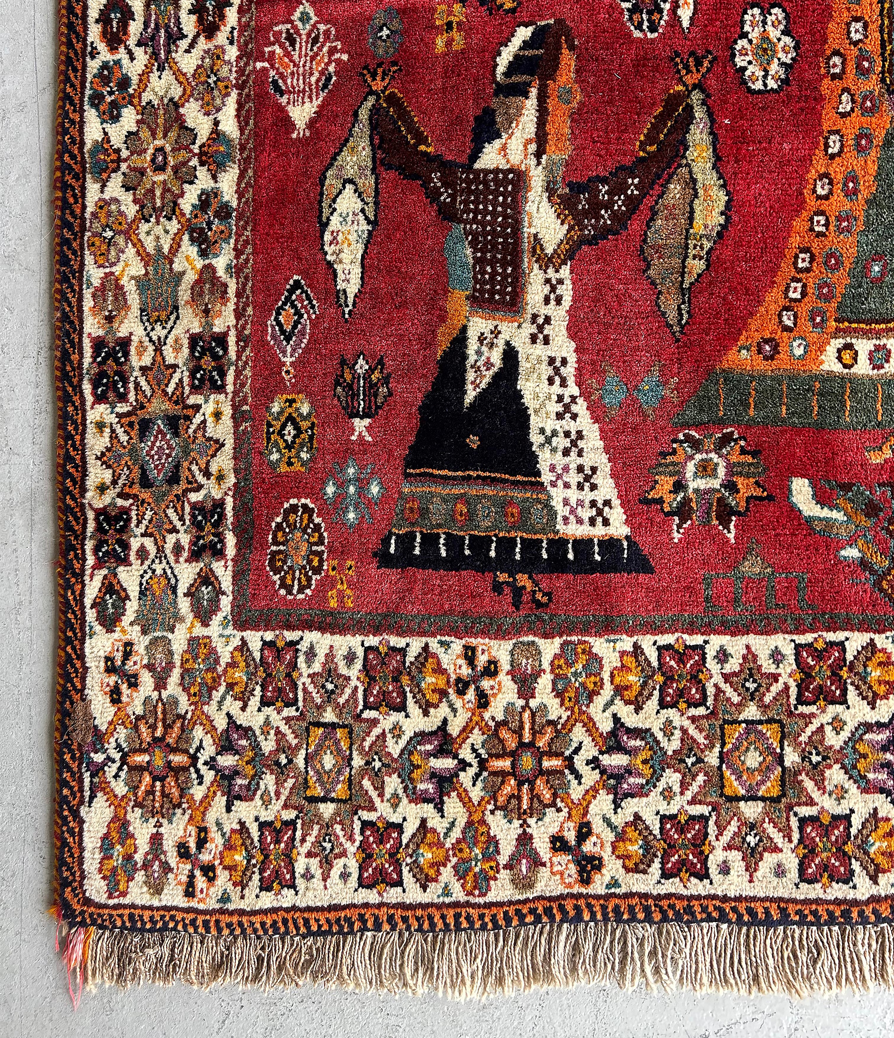 Tappeto persiano vintage raffigurante danzatori tribali stilizzati su campo rosso


In vendita c'è un tappeto persiano della metà del XX secolo, tessuto e annodato a mano, che raffigura un'immagine stilizzata di un'opera d'arte.  tribale  figure che