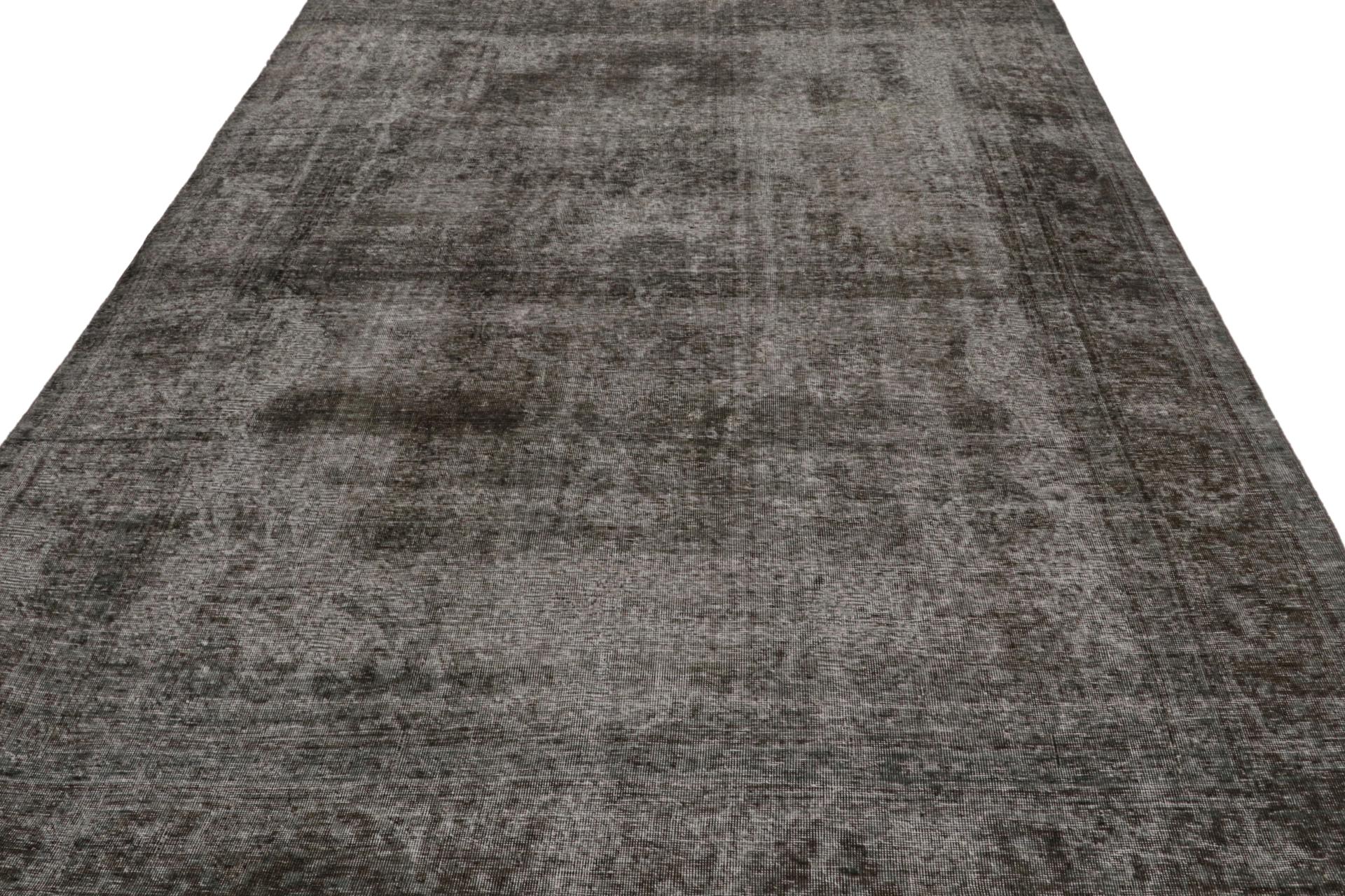 Perse Tapis persan vintage en beige-brun et gris, de Rug & Kilim en vente