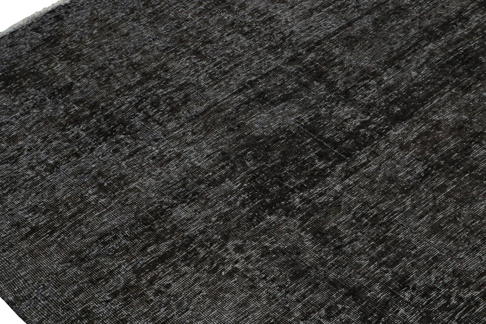 Tappeto persiano vintage con motivi transitori neri e grigi di Rug & Kilim In condizioni buone in vendita a Long Island City, NY