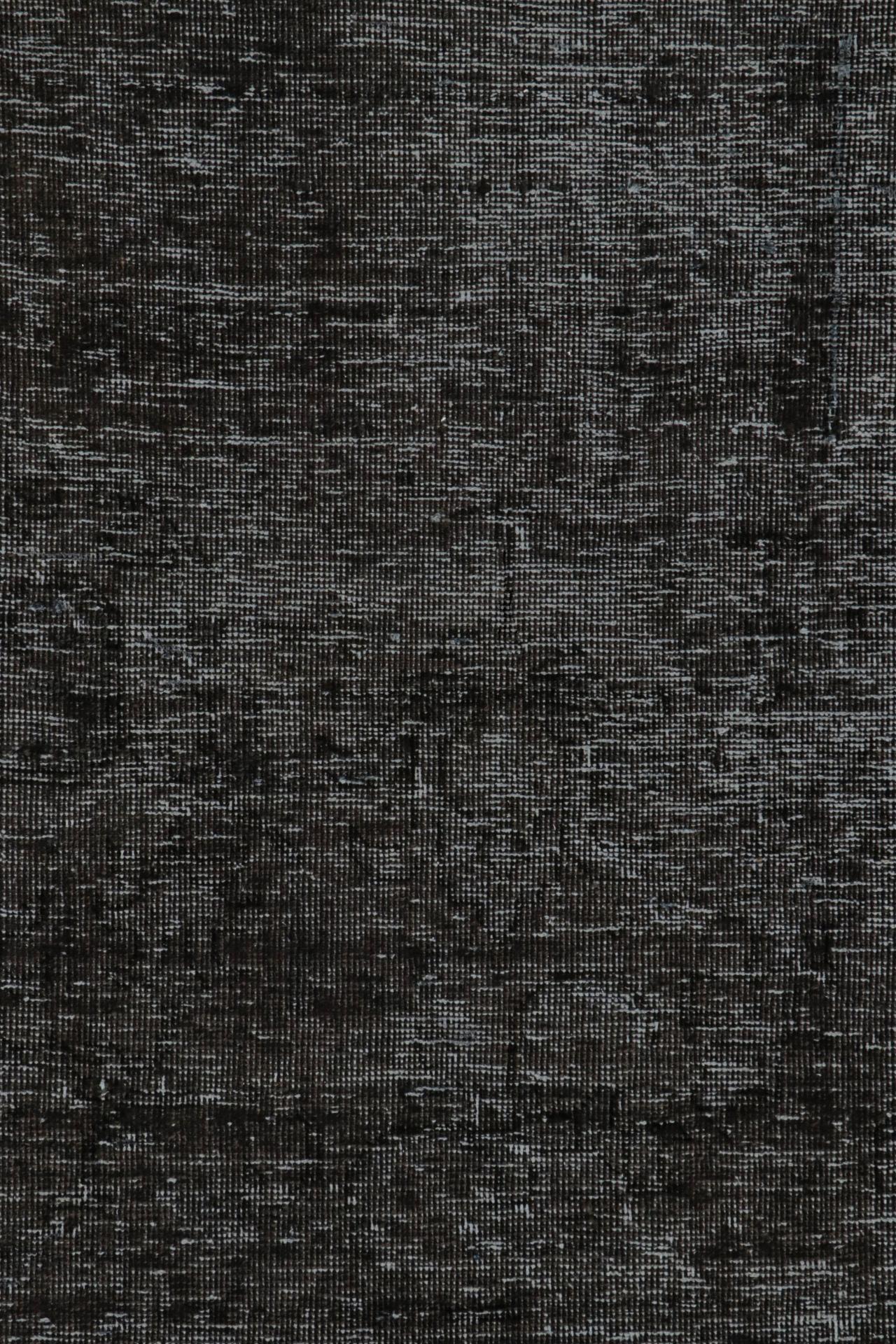 Fine XX secolo Tappeto persiano vintage con motivi transitori neri e grigi di Rug & Kilim in vendita