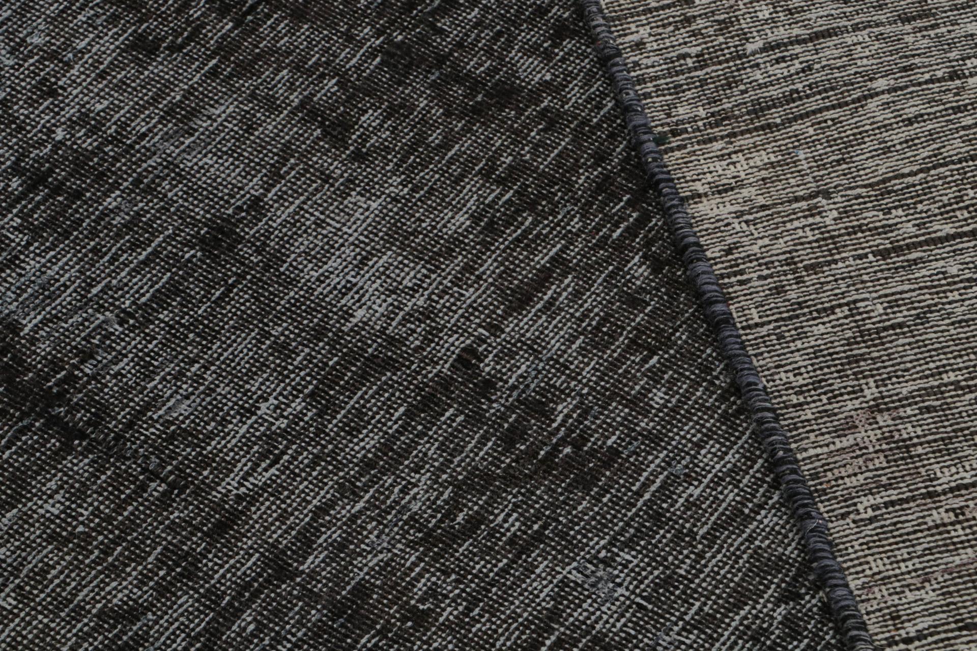 Persischer Vintage-Teppich mit schwarzen und grauen Übergangsmustern von Rug & Kilim im Angebot 1