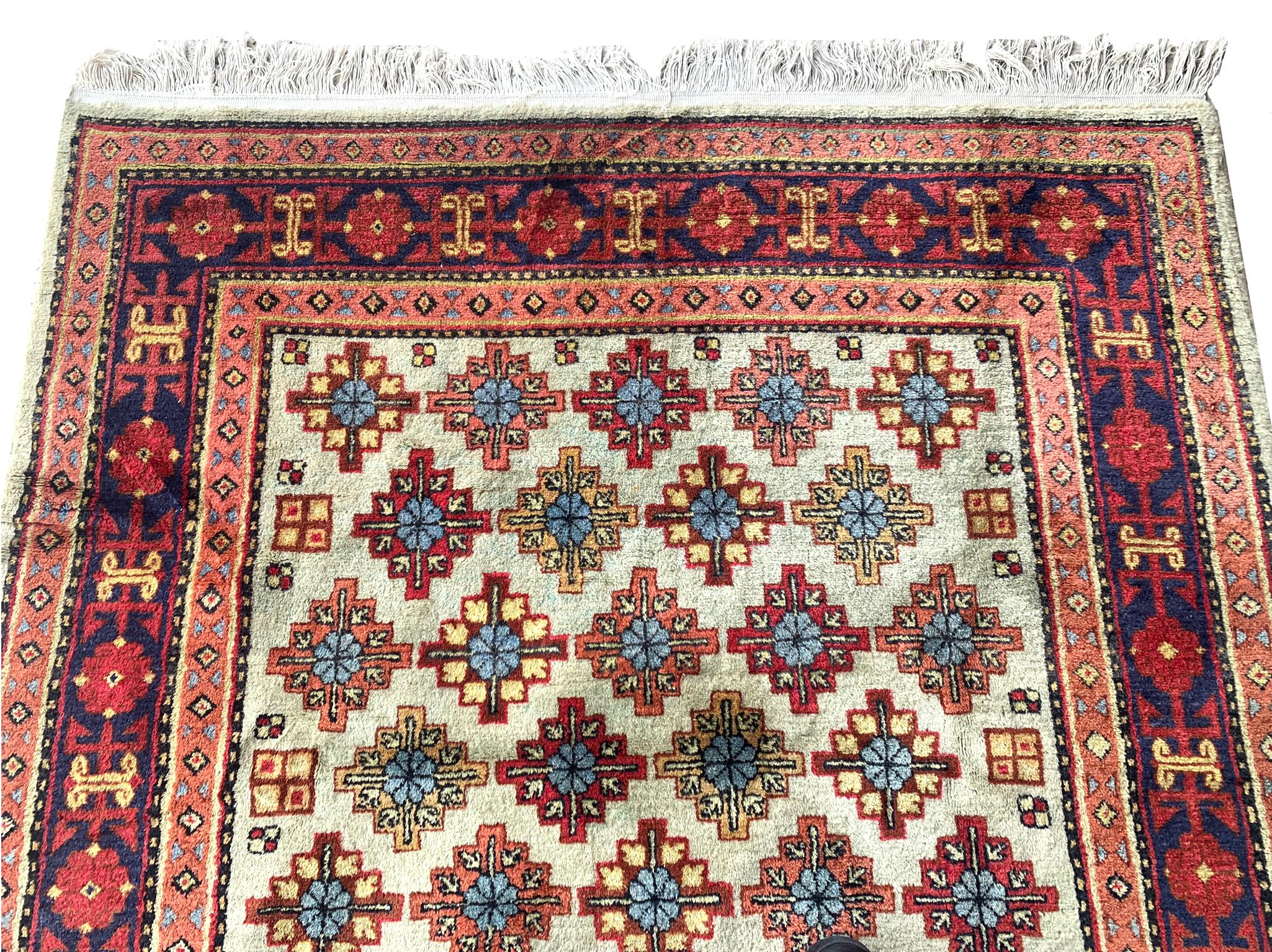Annodato a mano Sarab persiano vintage in vendita