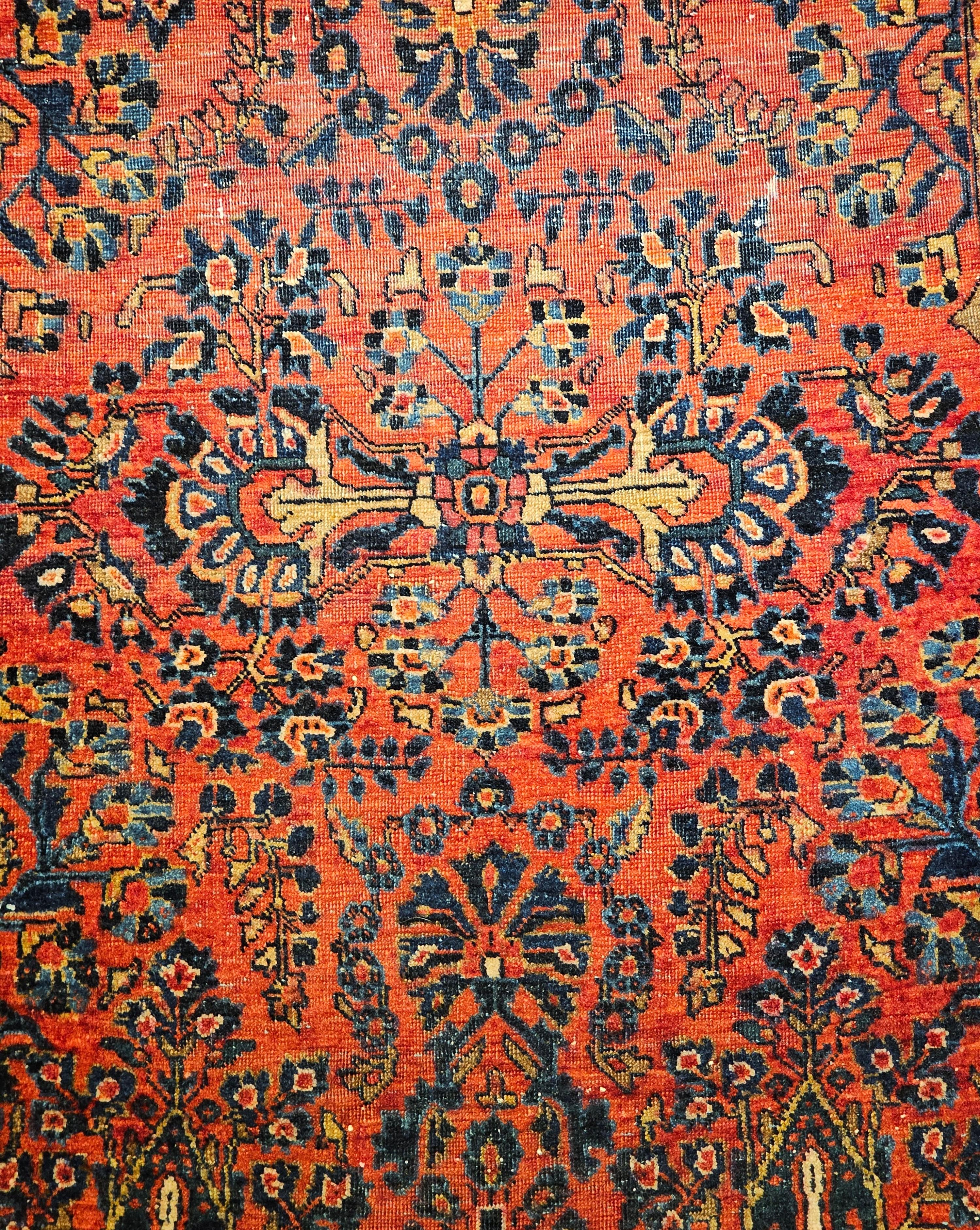 Persischer Sarouk-Teppich des frühen 20. Jahrhunderts - Allover-Blumenmuster in Rot, Marine im Zustand „Gut“ im Angebot in Barrington, IL