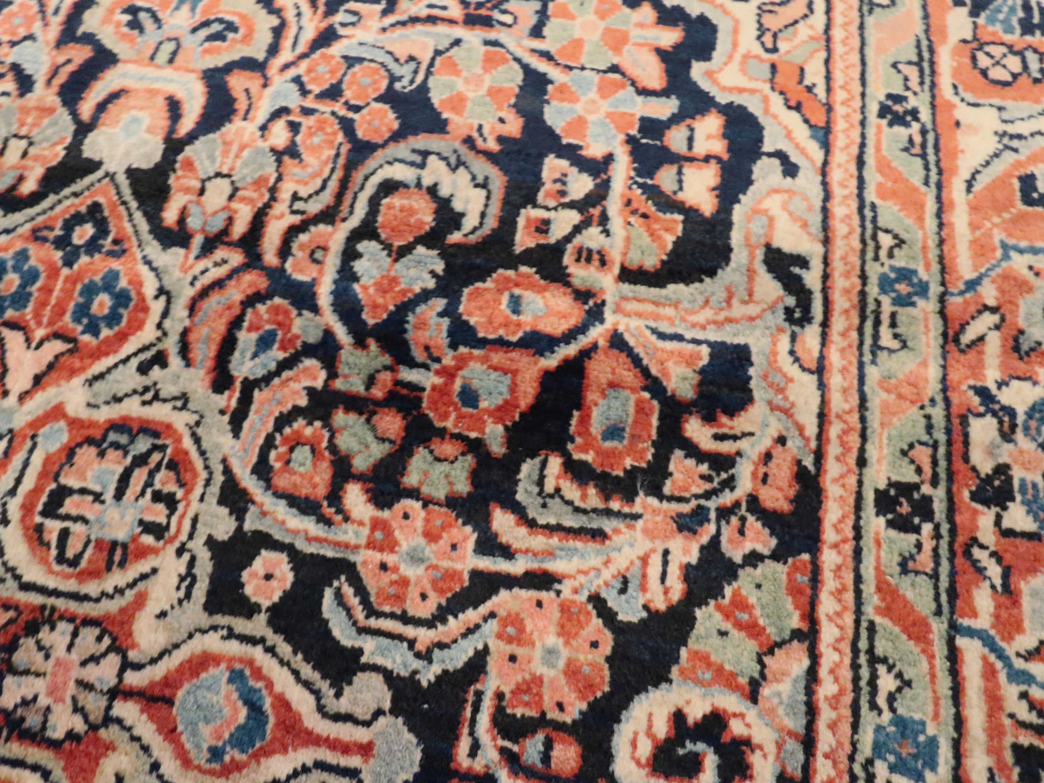 Vintage Persian Sarouk Rug In Good Condition In New York, NY