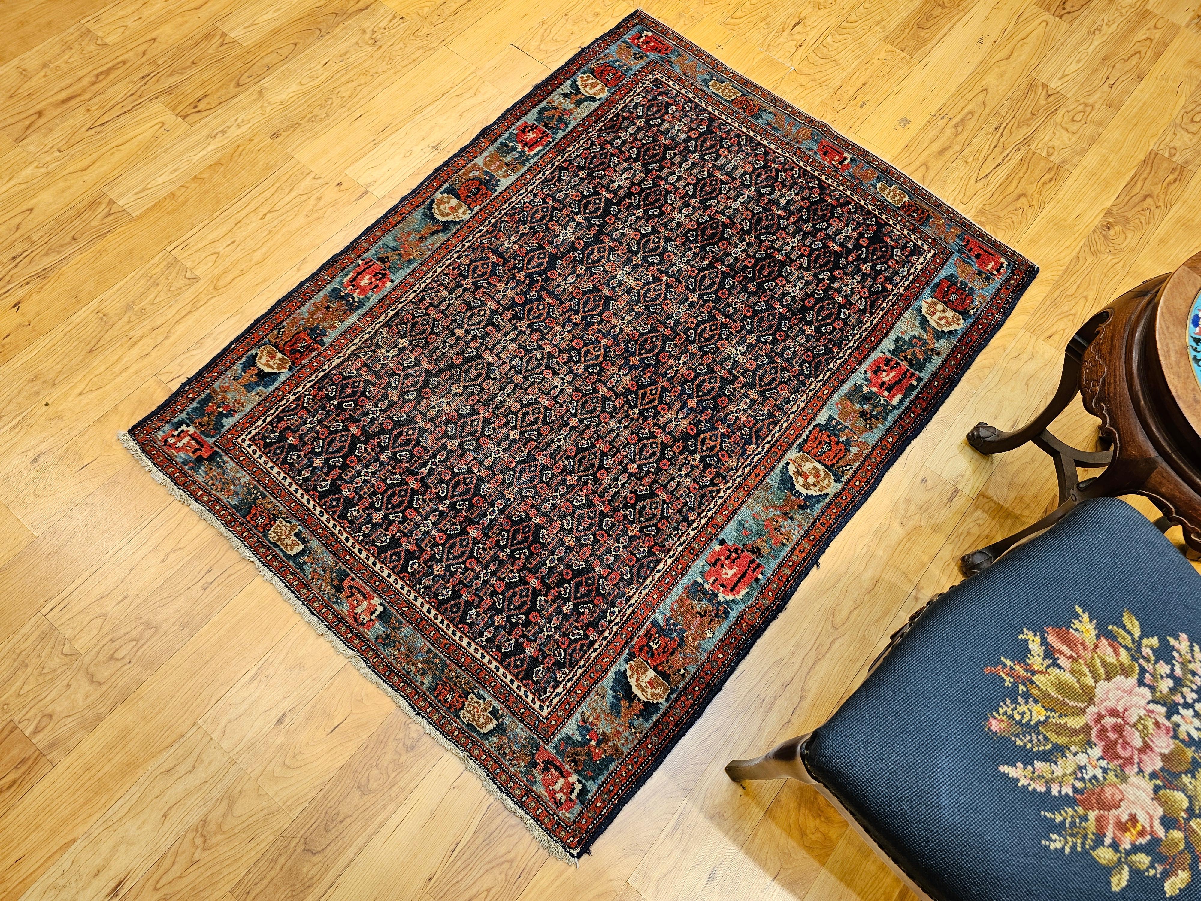 Tapis persan vintage Greene & Greene Greene en All-Over Design dans les tons marine, vert, bleu et rouge en vente 7