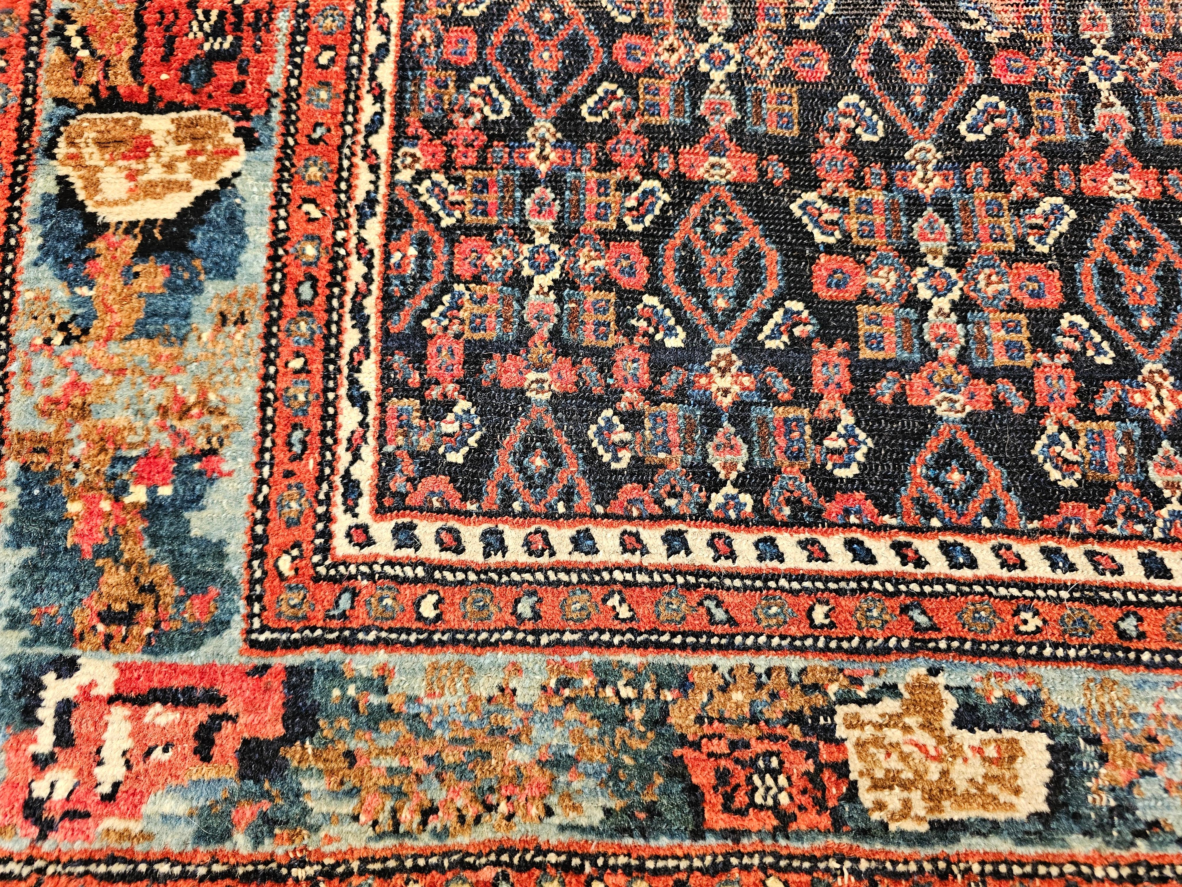 Tapis persan vintage Greene & Greene Greene en All-Over Design dans les tons marine, vert, bleu et rouge en vente 2