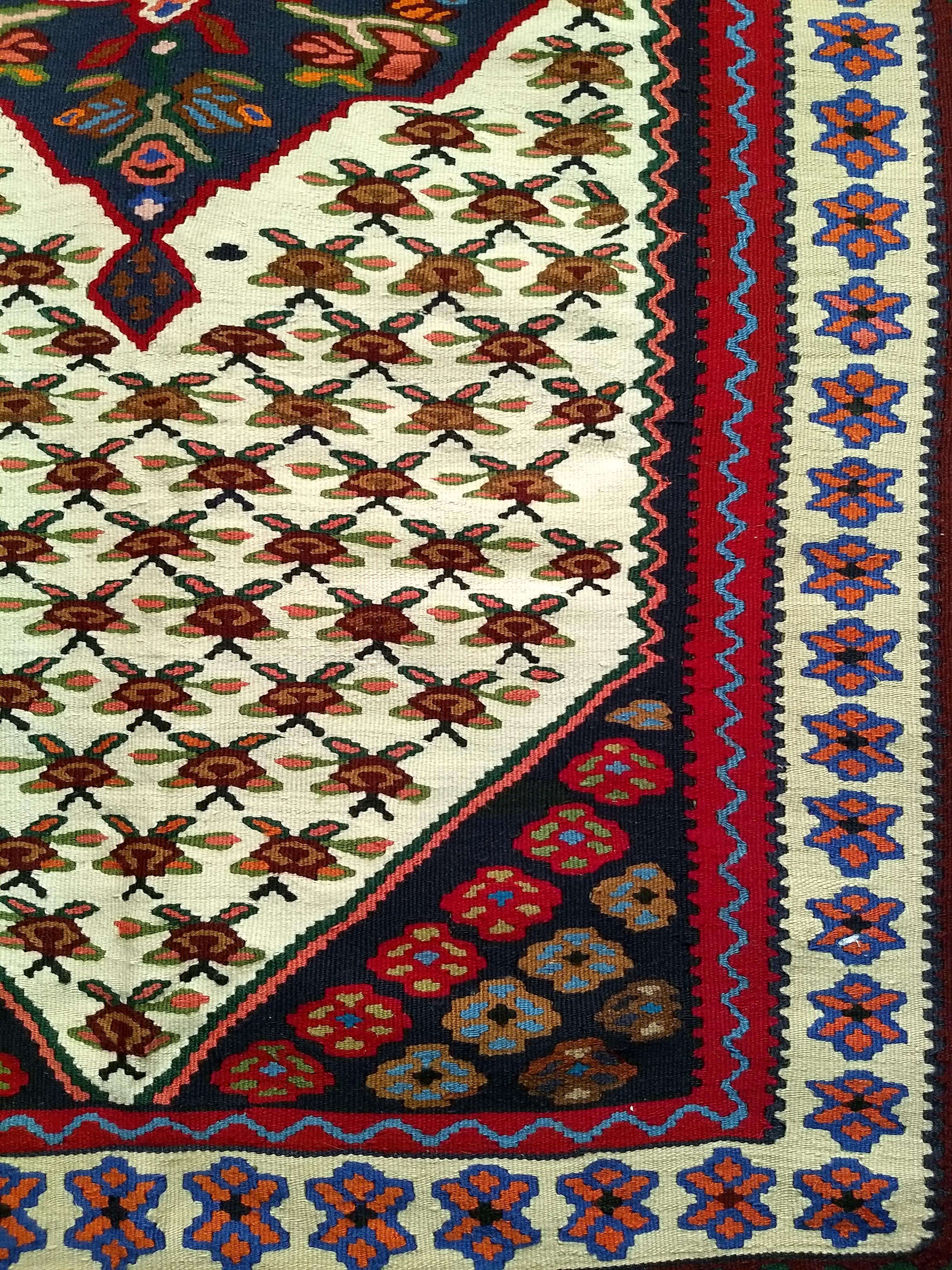 Vintage Persian Senneh Kilim Area Rug in Geometric Design in Ivory, Red, Blue In Good Condition For Sale In Barrington, IL